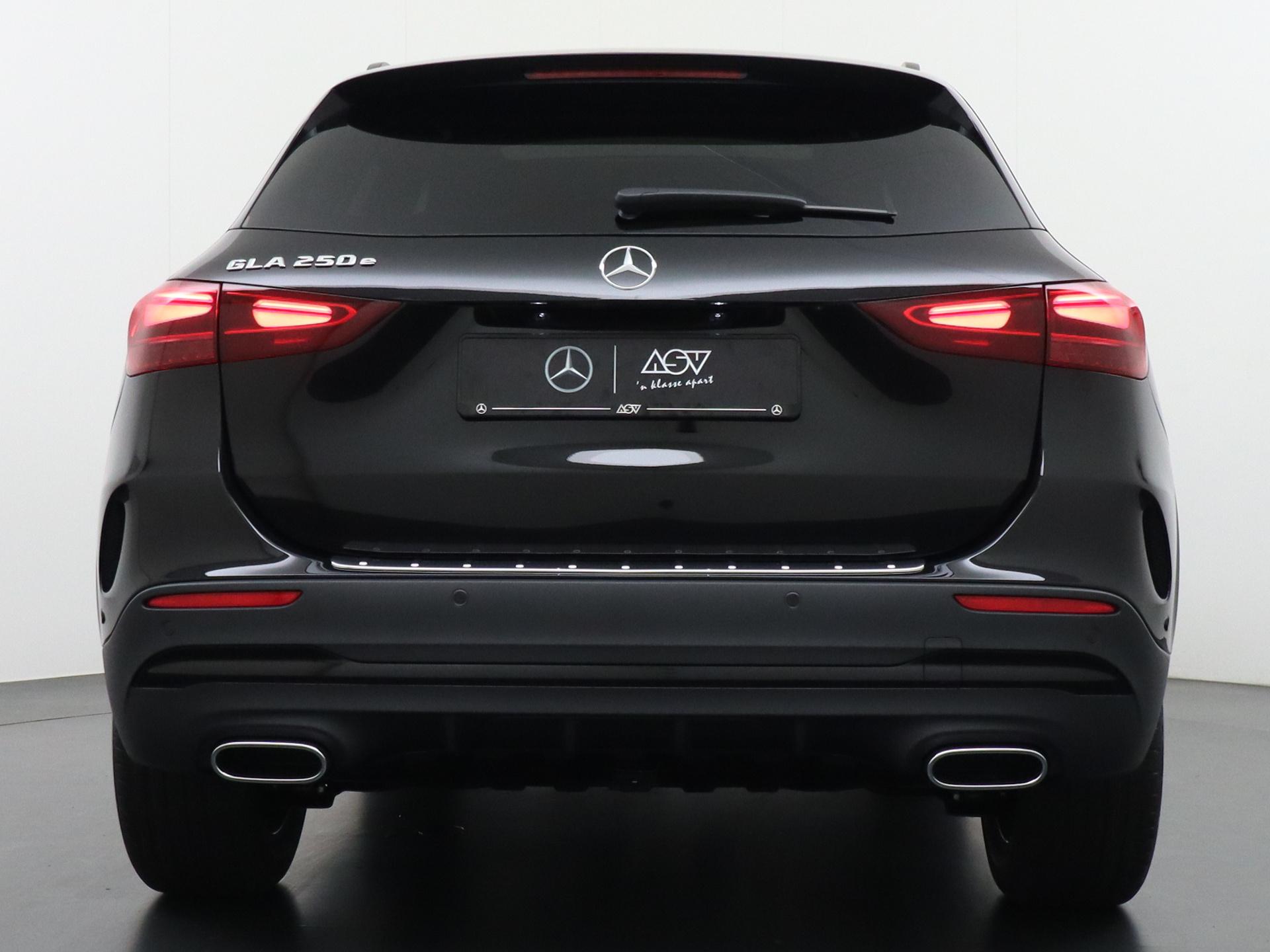 Mercedes-Benz GLA 250 e Business Solution AMG 3