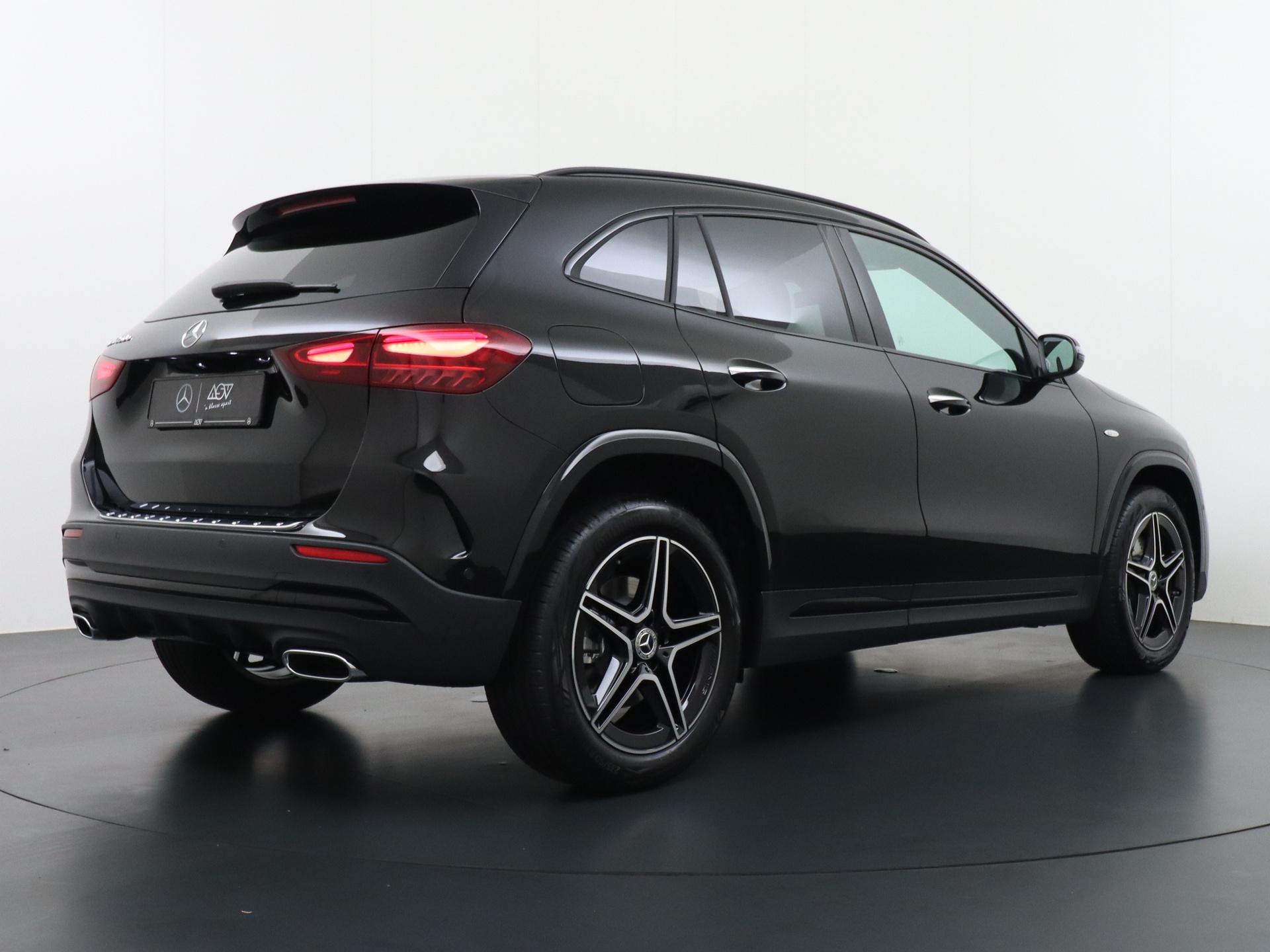 Mercedes-Benz GLA 250 e Business Solution AMG 4