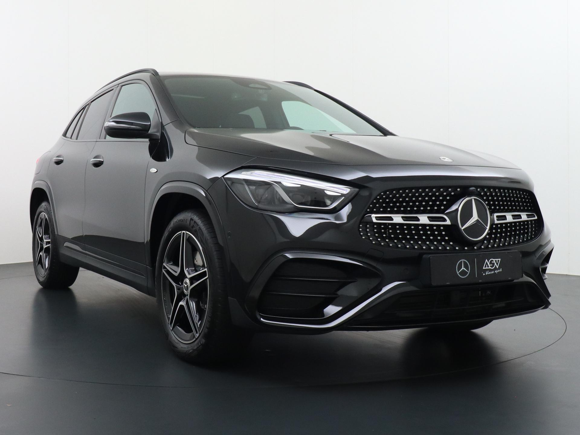 Mercedes-Benz GLA 250 e Business Solution AMG 6