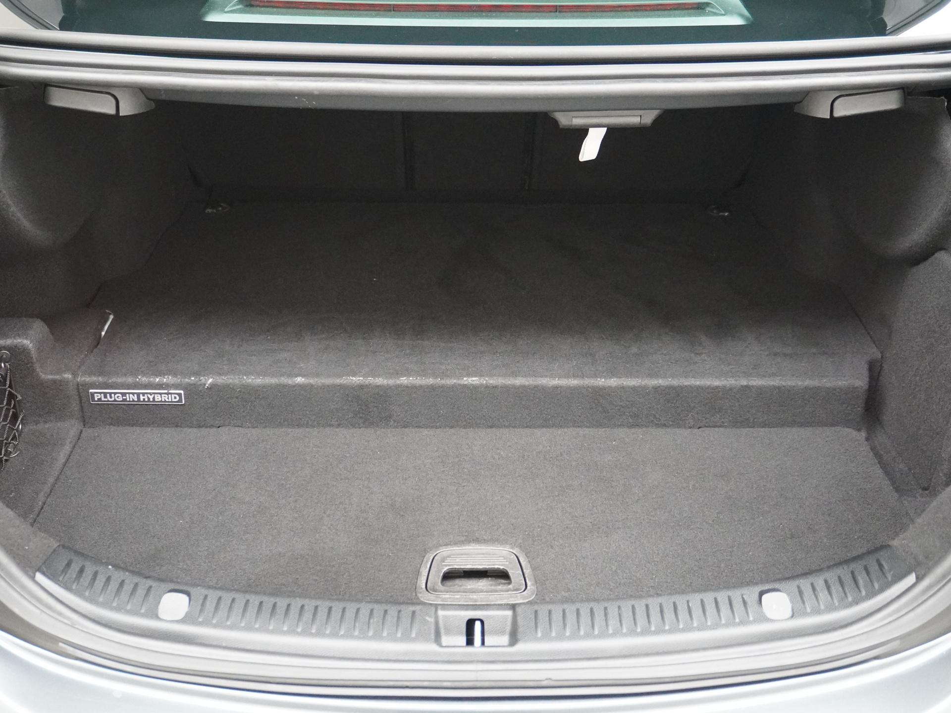 Mercedes-Benz E-Klasse 350 e 24