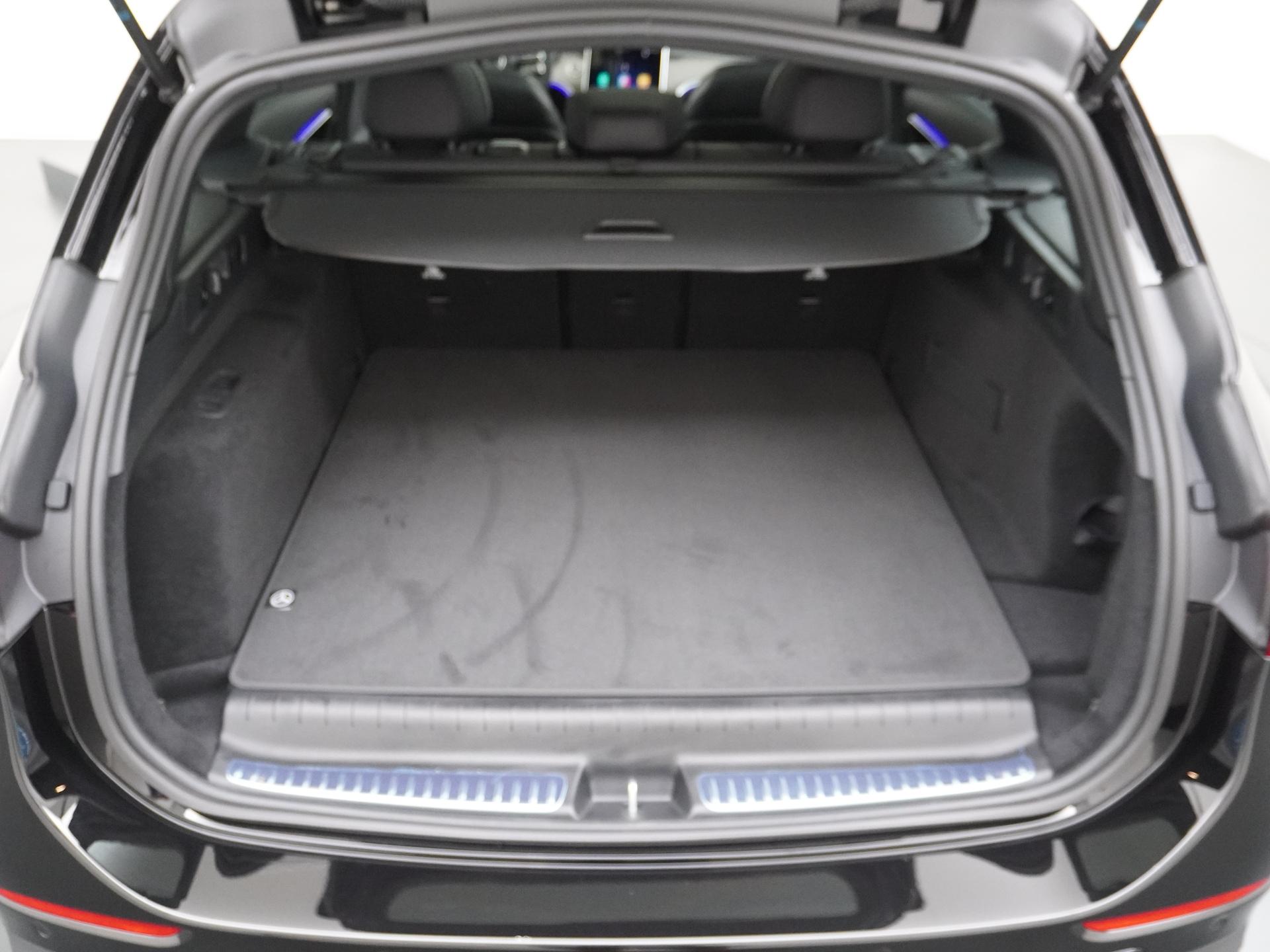 Mercedes-Benz C-Klasse Estate 300 e Business Solution AMG 13