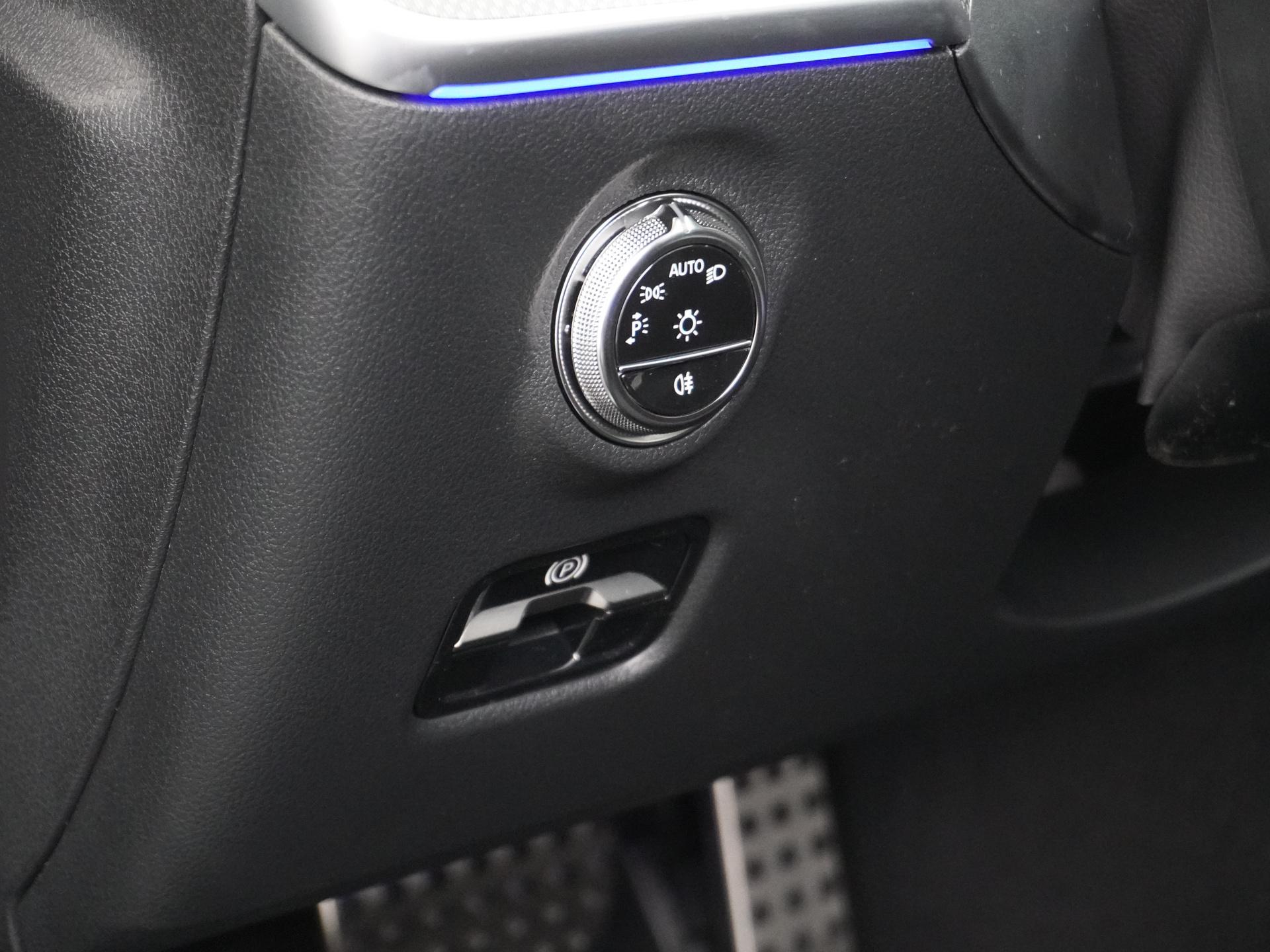 Mercedes-Benz C-Klasse Estate 300 e Business Solution AMG 30