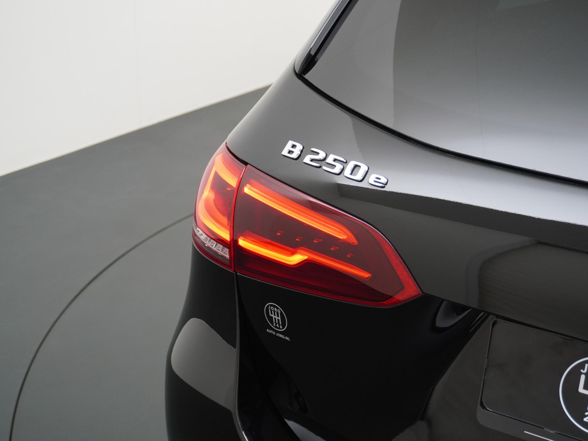 Mercedes-Benz B-Klasse B 250e Luxury 13