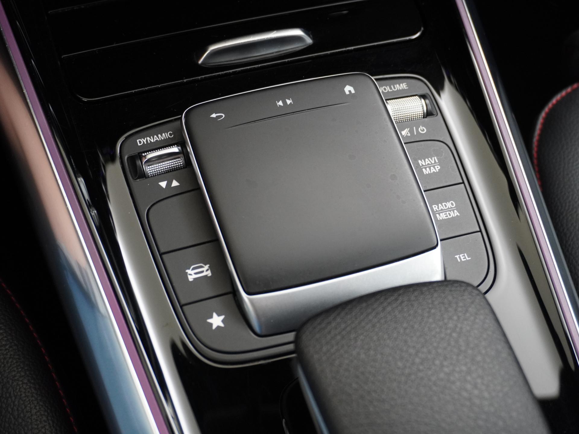 Mercedes-Benz GLA GLA 250e AMG-Line 12