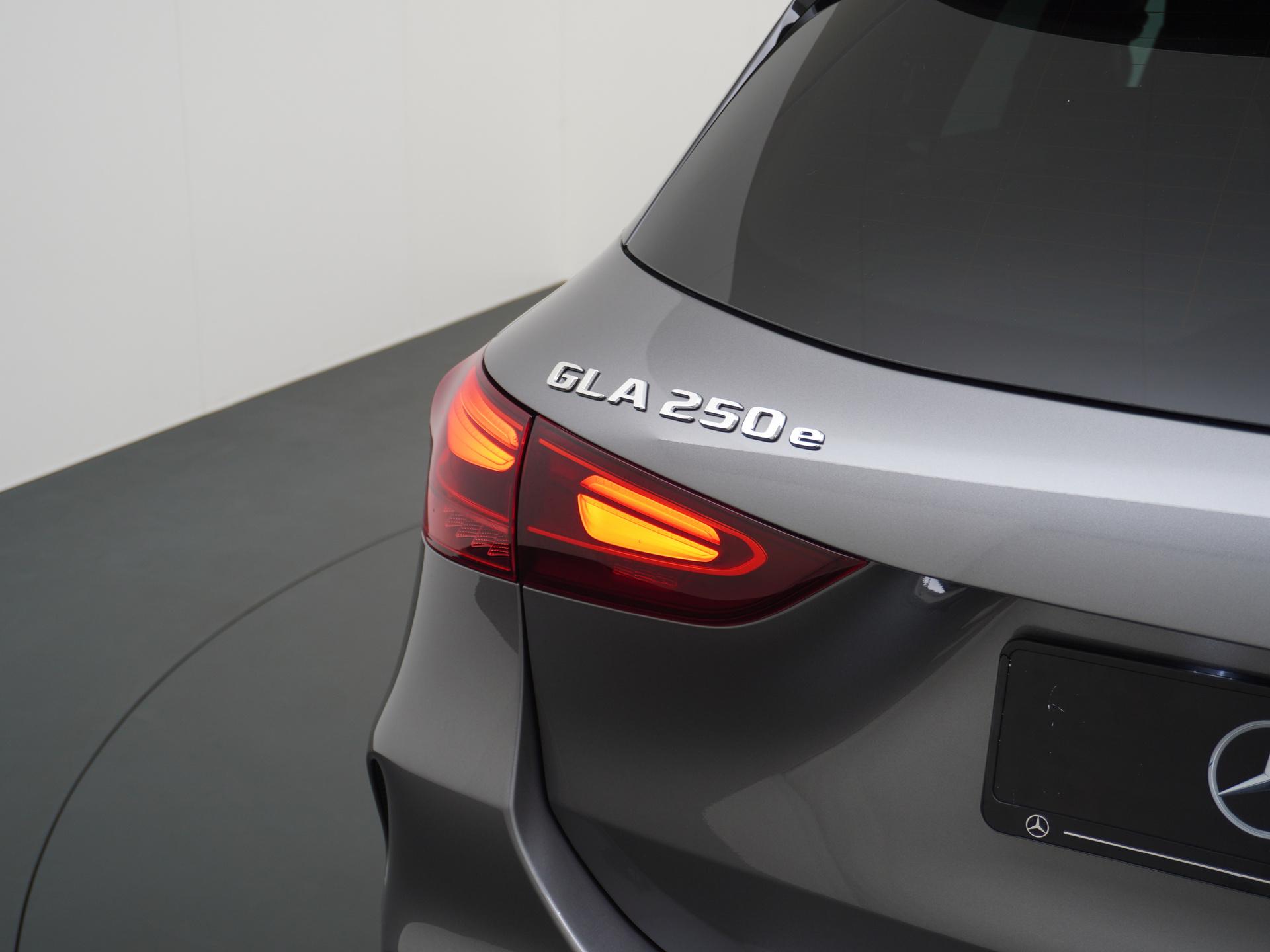 Mercedes-Benz GLA 250 e Business Solution AMG 11