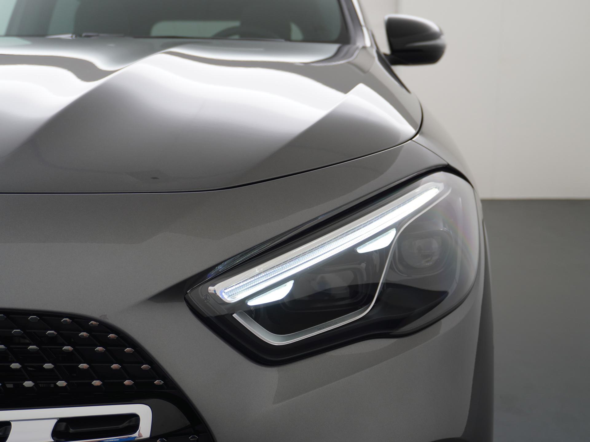 Mercedes-Benz GLA 250 e Business Solution AMG 17