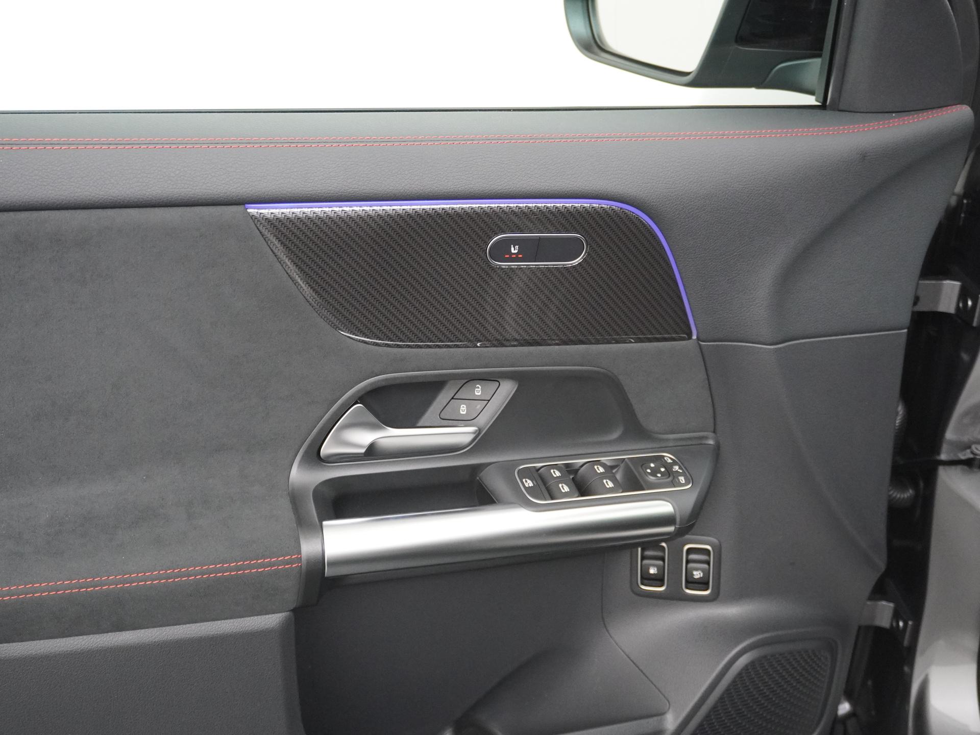 Mercedes-Benz GLA 250 e Business Solution AMG 19