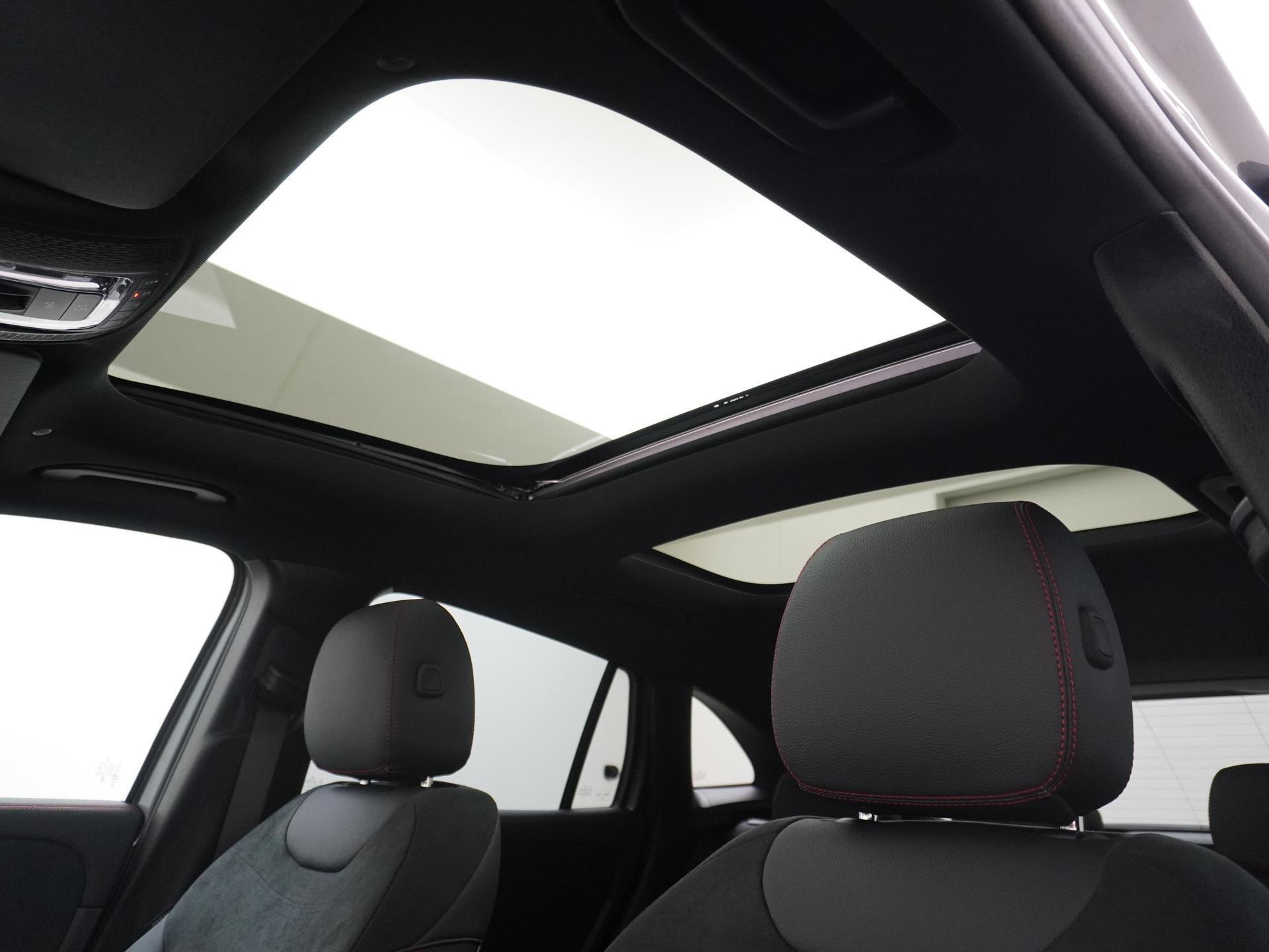 Mercedes-Benz GLA 250 e Business Solution AMG 22