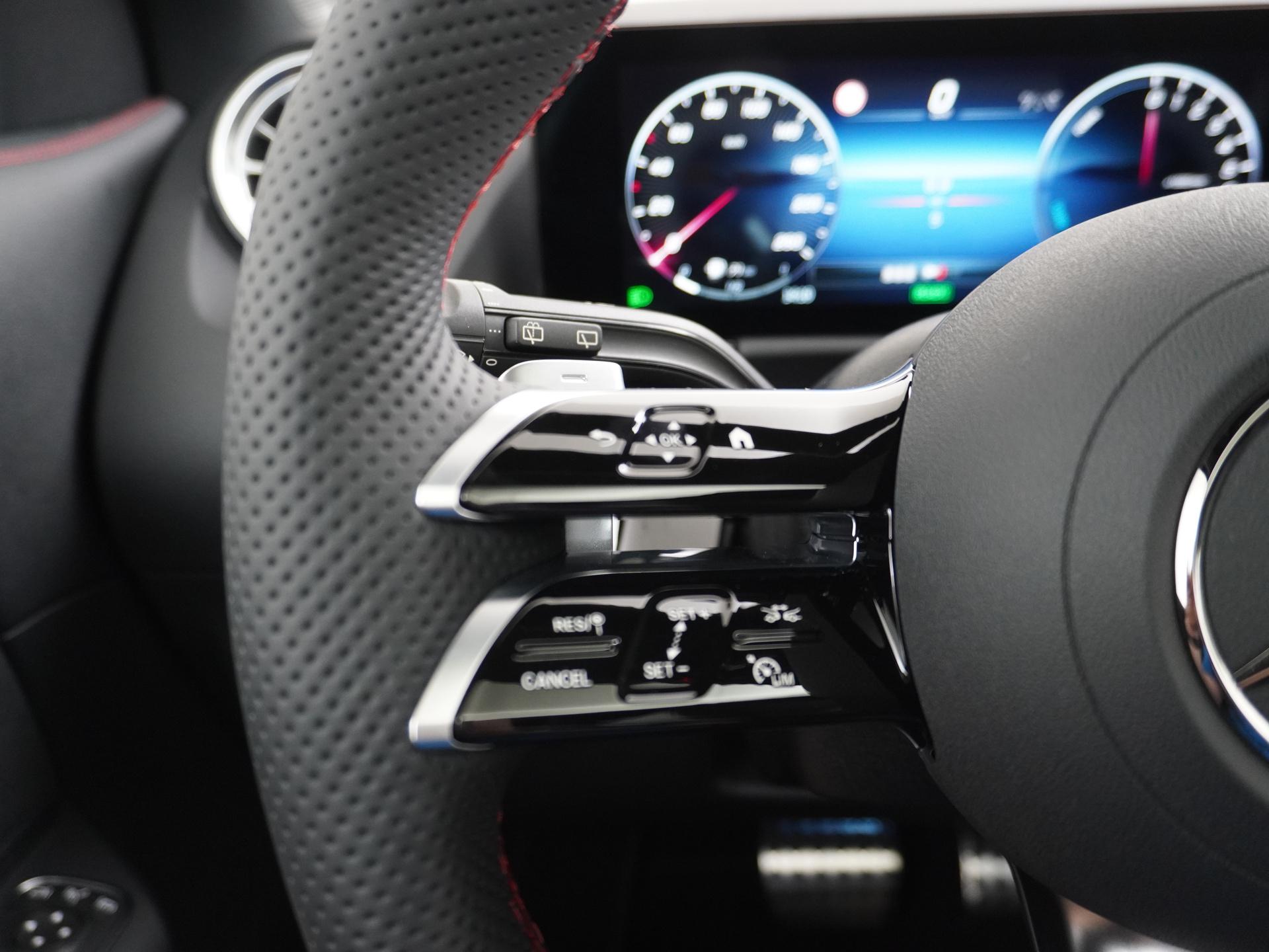 Mercedes-Benz GLA 250 e Business Solution AMG 32