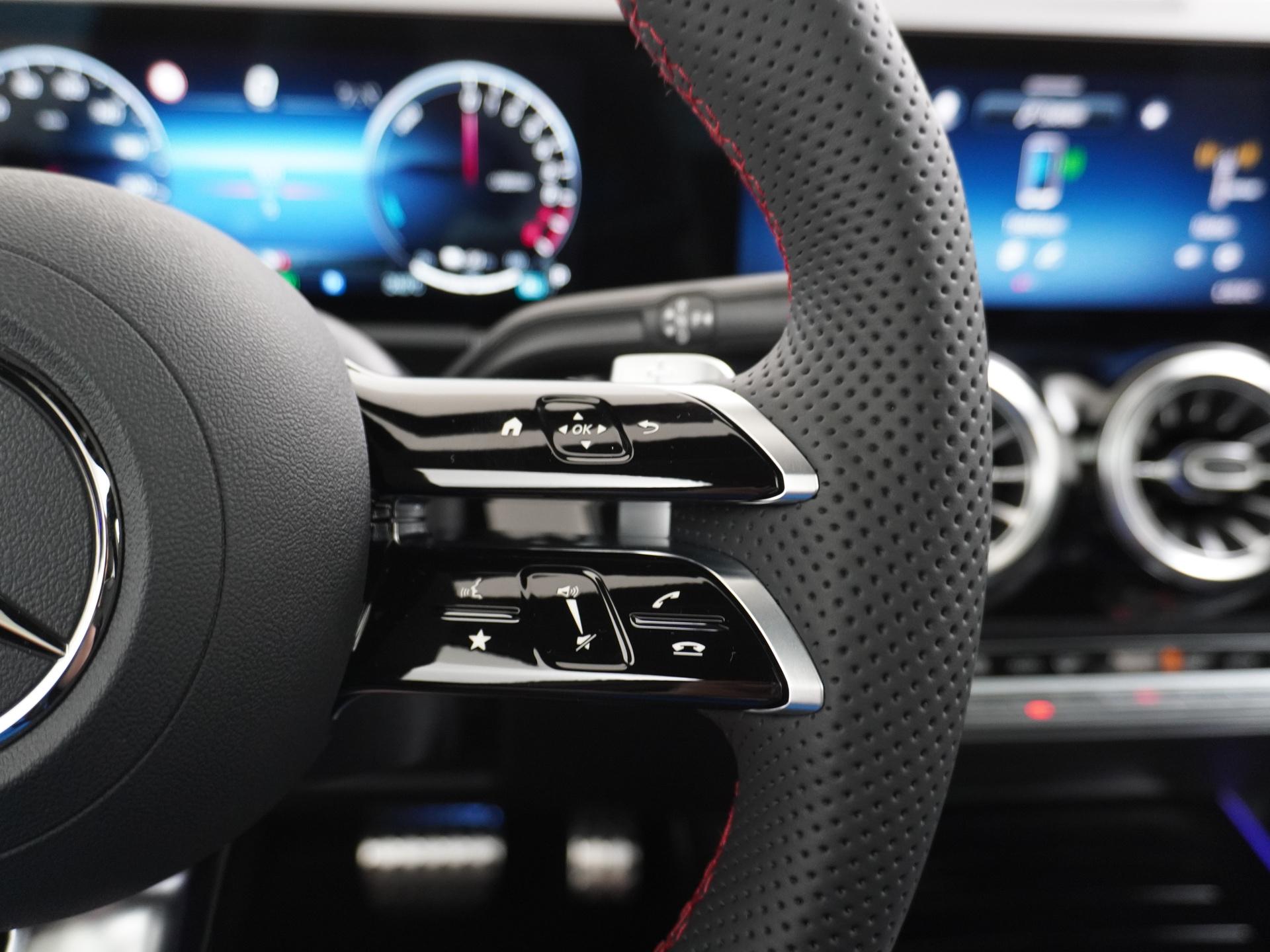 Mercedes-Benz GLA 250 e Business Solution AMG 33