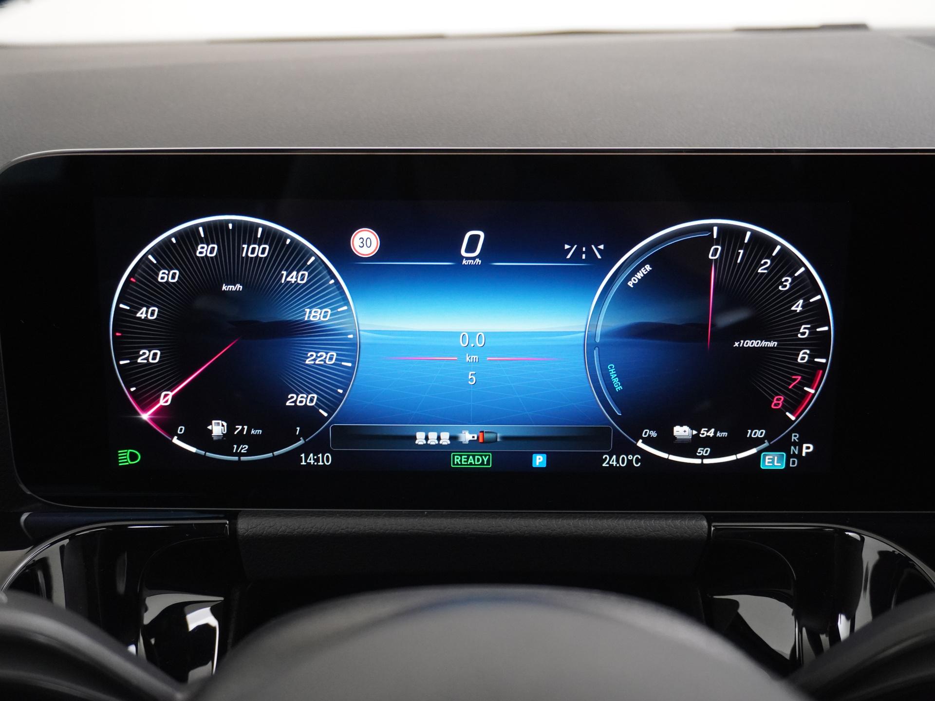 Mercedes-Benz GLA 250 e Business Solution AMG 34