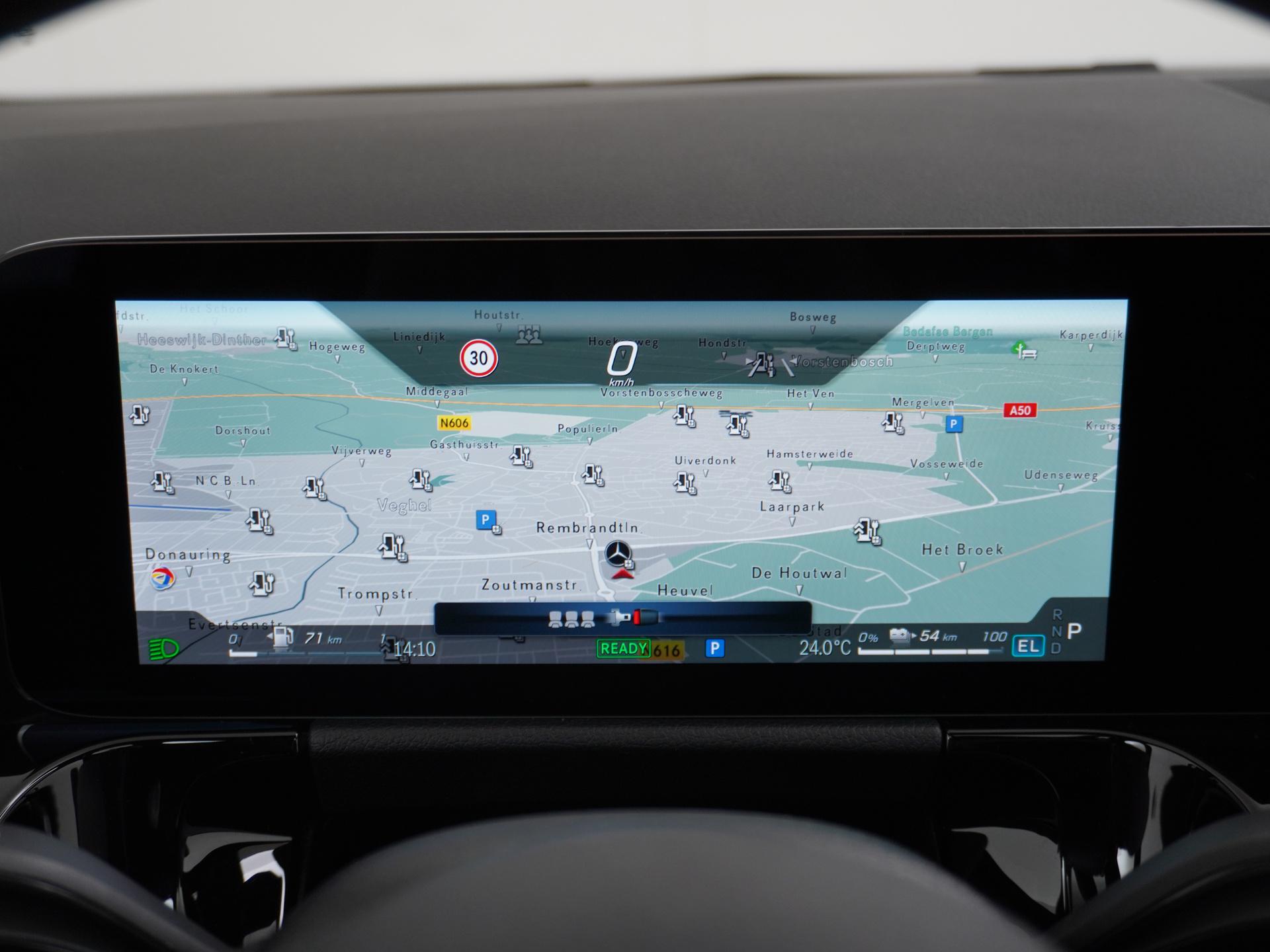 Mercedes-Benz GLA 250 e Business Solution AMG 35