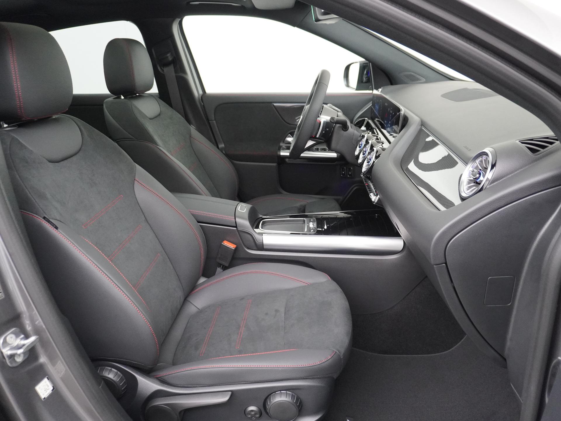 Mercedes-Benz GLA 250 e Business Solution AMG 48