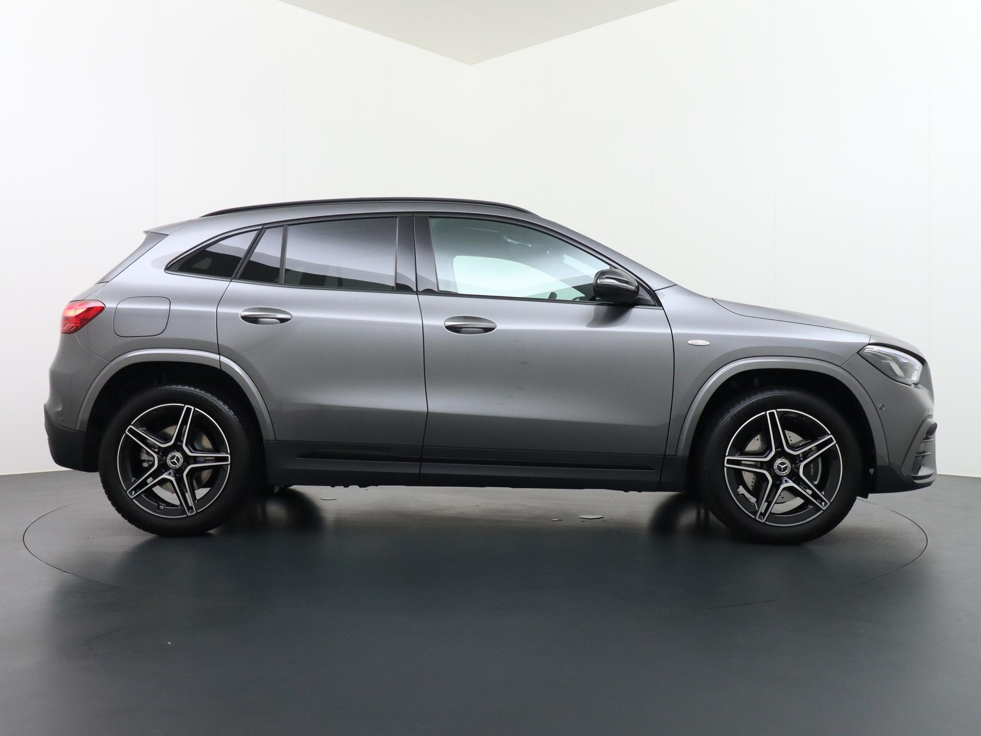 Mercedes-Benz GLA 250 e Business Solution AMG 5