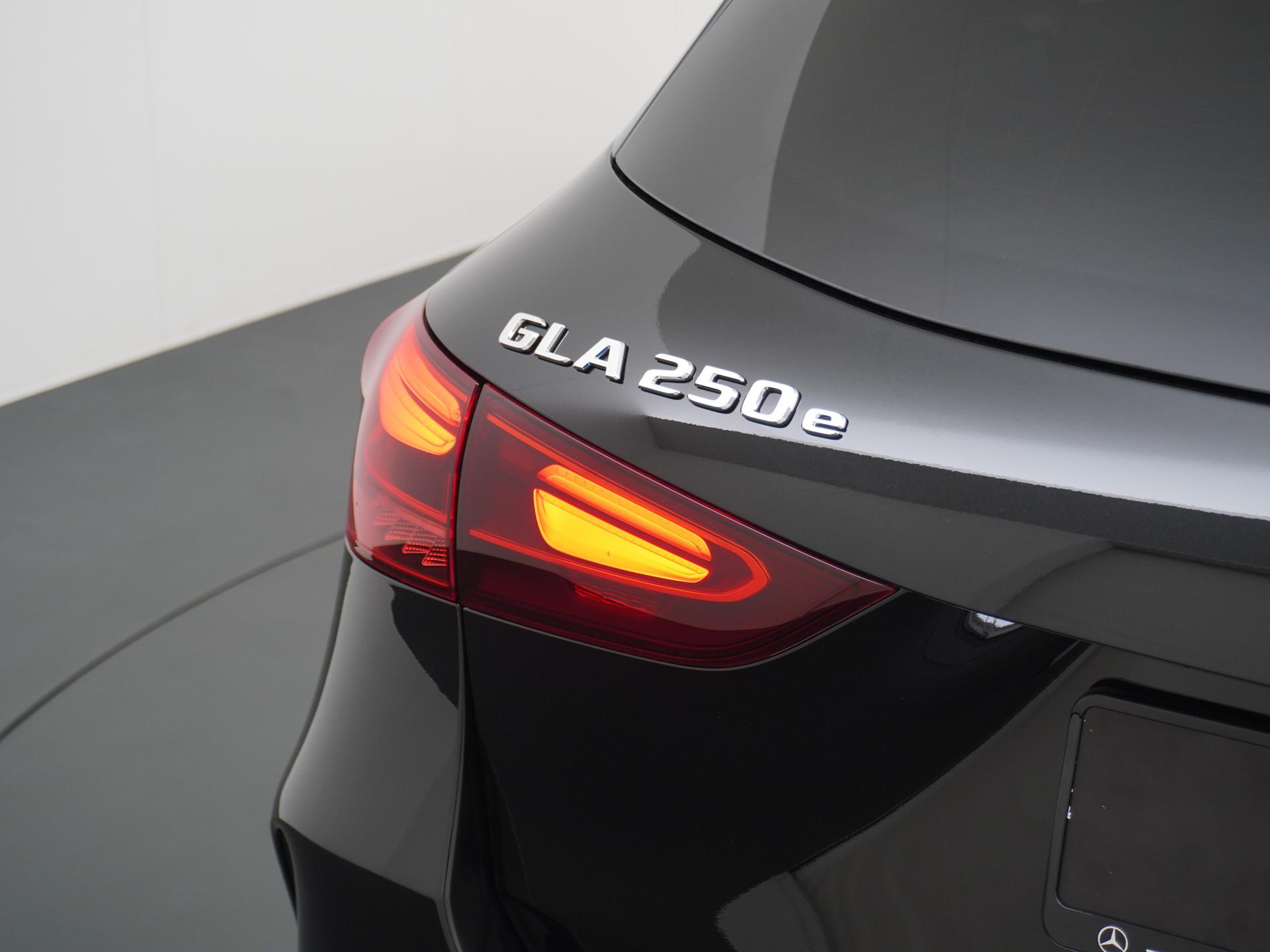 Mercedes-Benz GLA 250 e Business Solution AMG 11