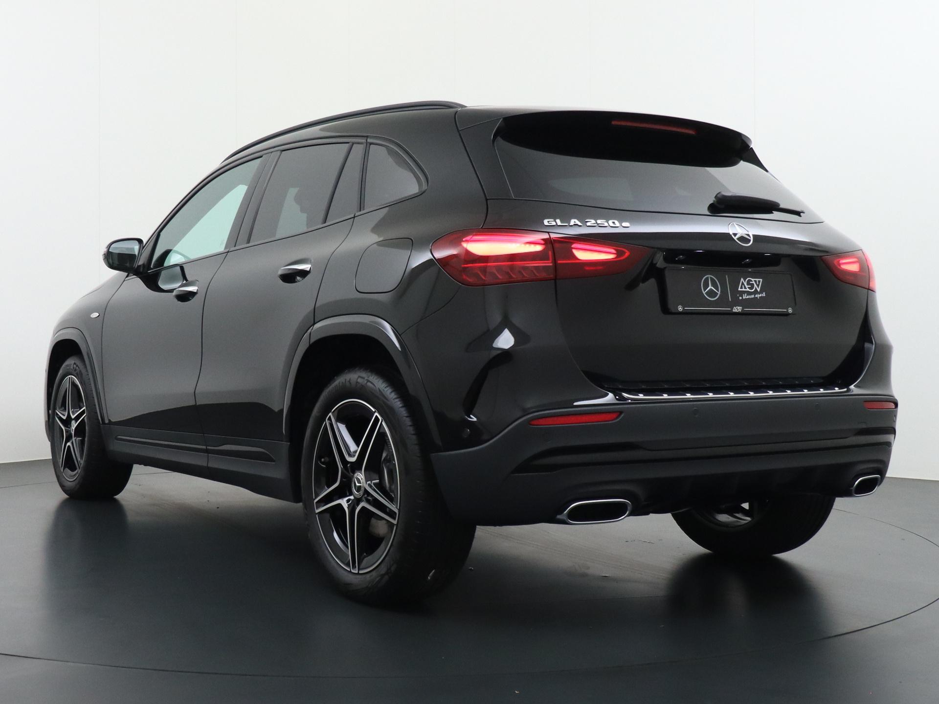 Mercedes-Benz GLA 250 e Business Solution AMG 2