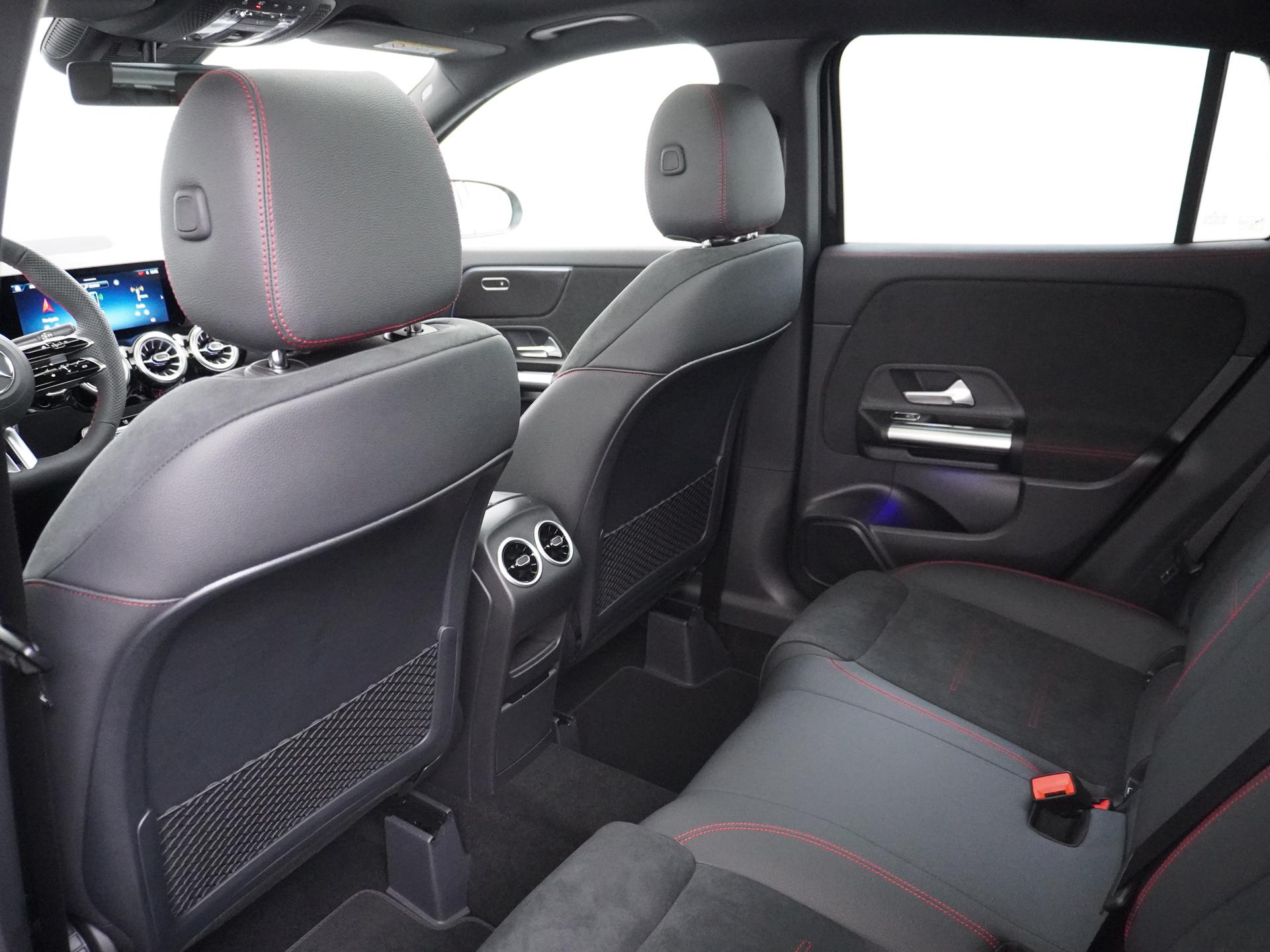 Mercedes-Benz GLA 250 e Business Solution AMG 21