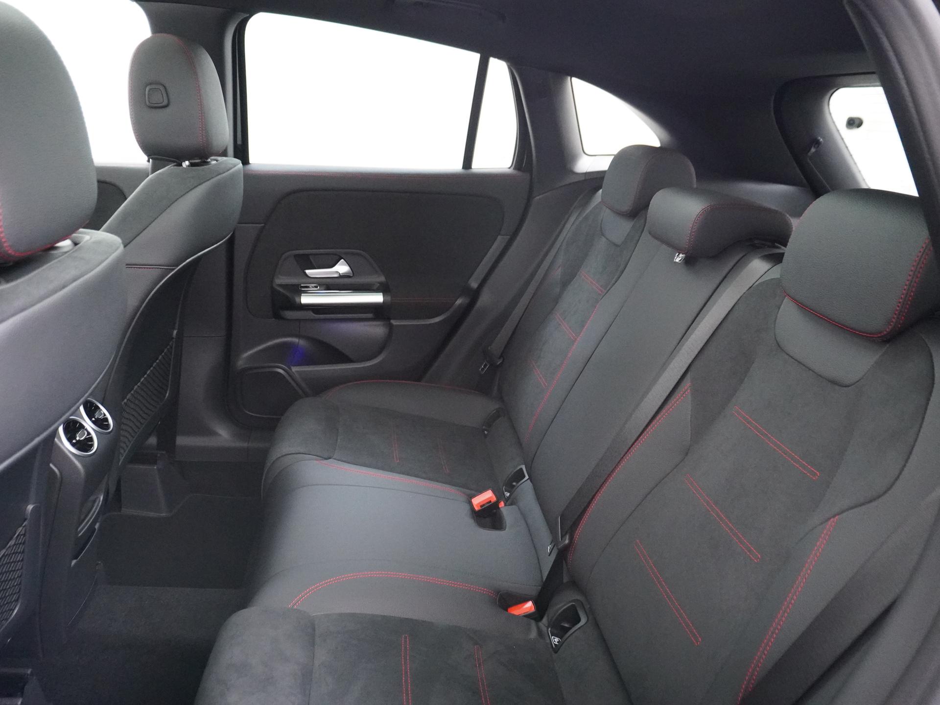 Mercedes-Benz GLA 250 e Business Solution AMG 22