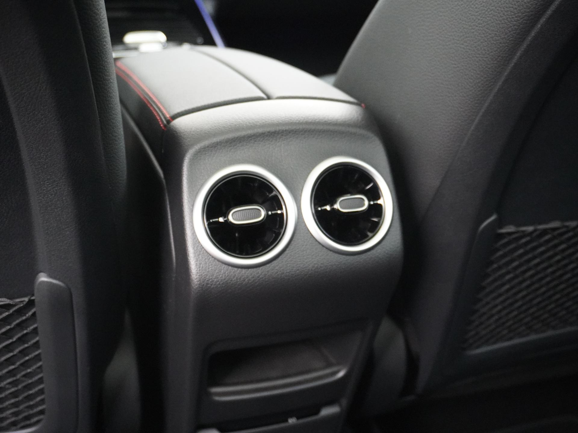 Mercedes-Benz GLA 250 e Business Solution AMG 23