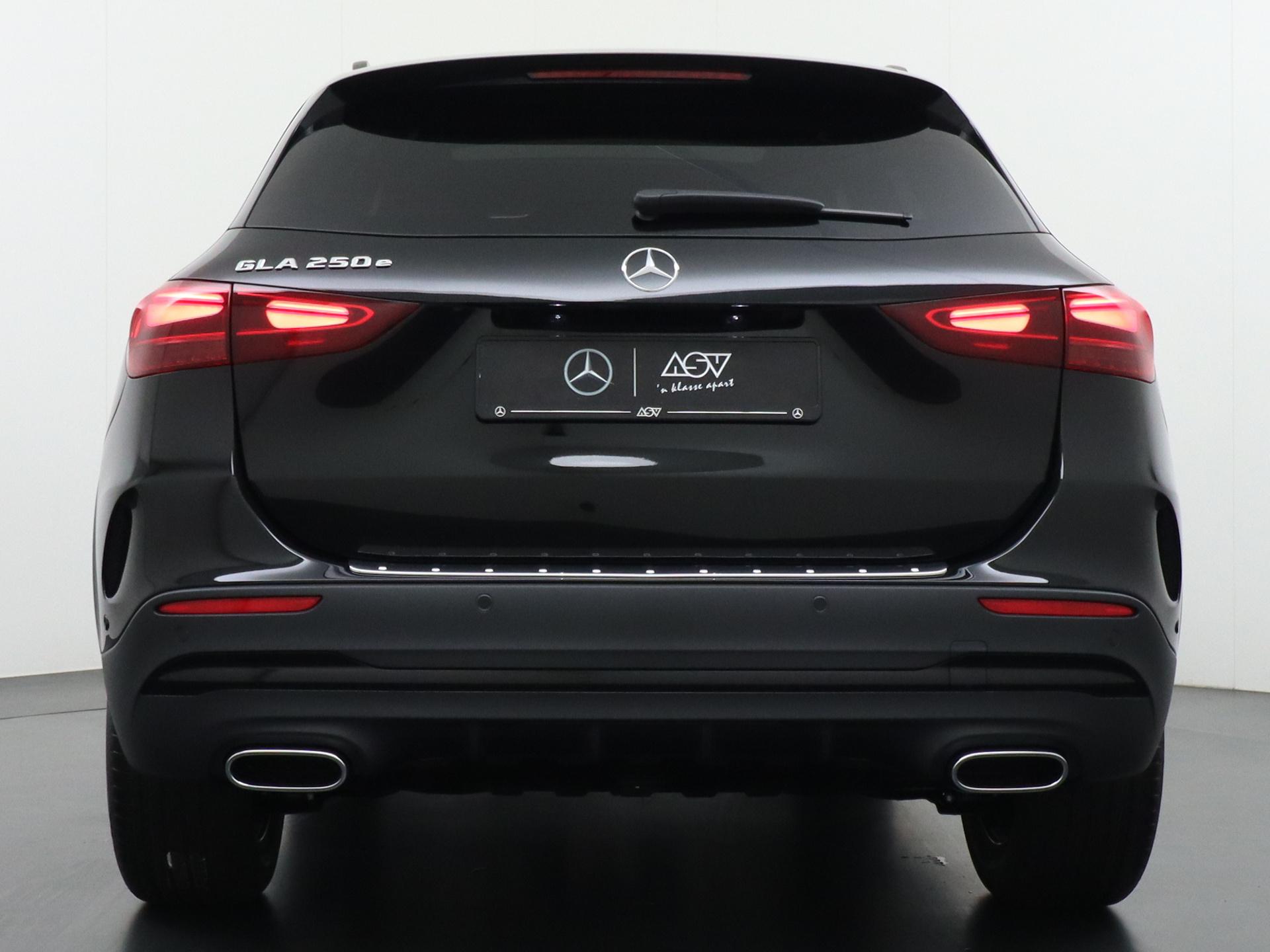 Mercedes-Benz GLA 250 e Business Solution AMG 3