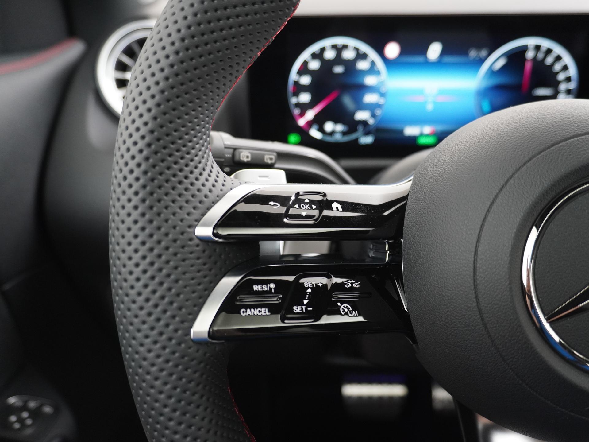 Mercedes-Benz GLA 250 e Business Solution AMG 30