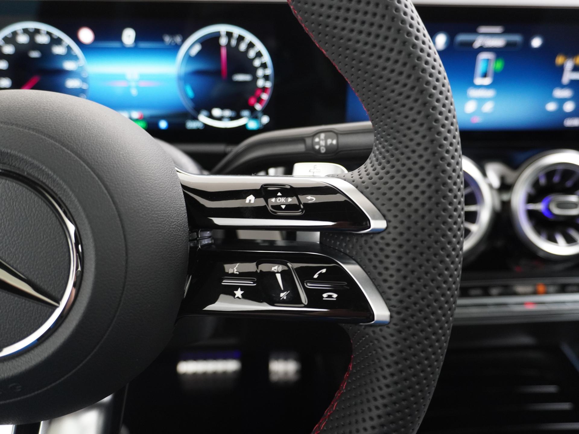 Mercedes-Benz GLA 250 e Business Solution AMG 31