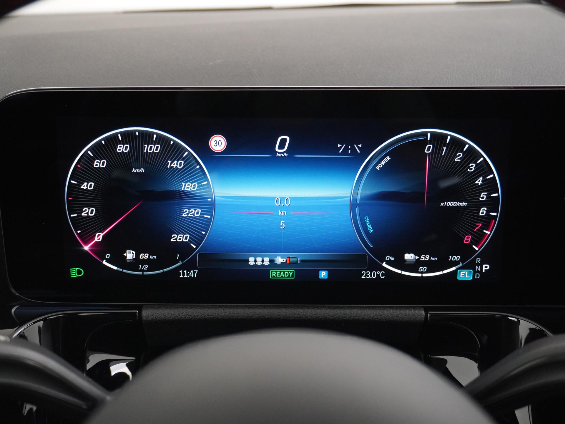 Mercedes-Benz GLA 250 e Business Solution AMG 32