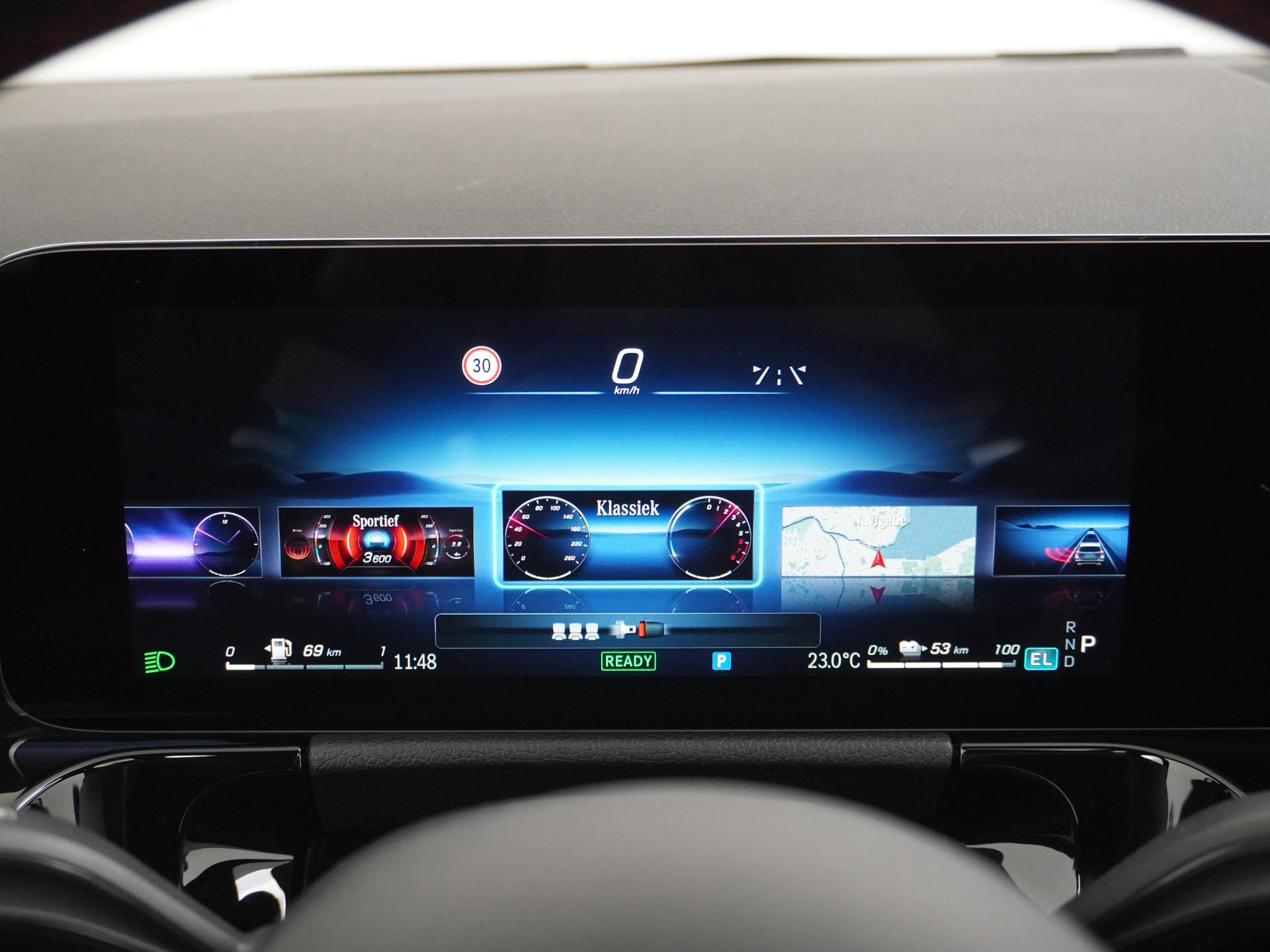 Mercedes-Benz GLA 250 e Business Solution AMG 34