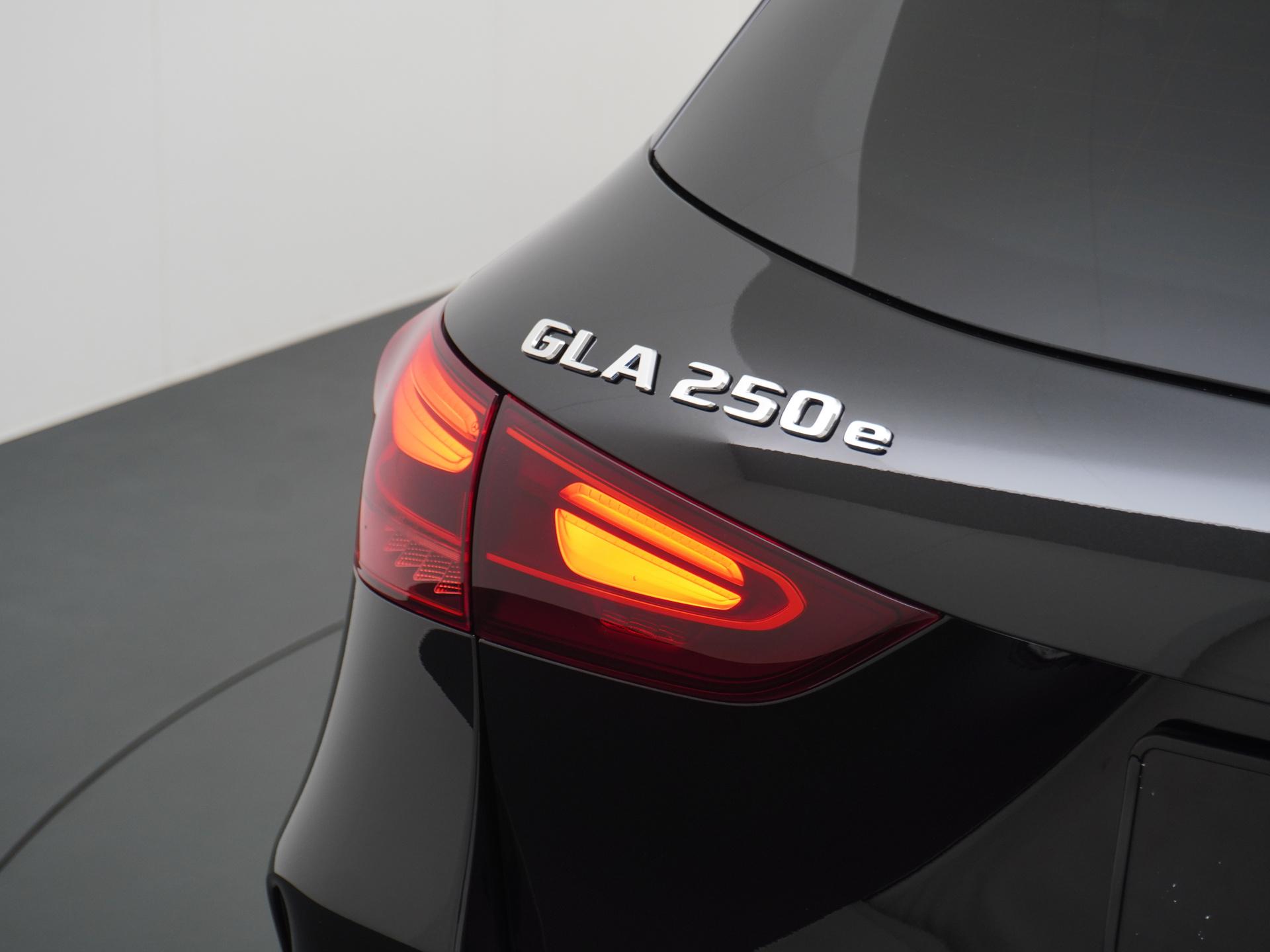 Mercedes-Benz GLA 250 e Business Solution AMG 11