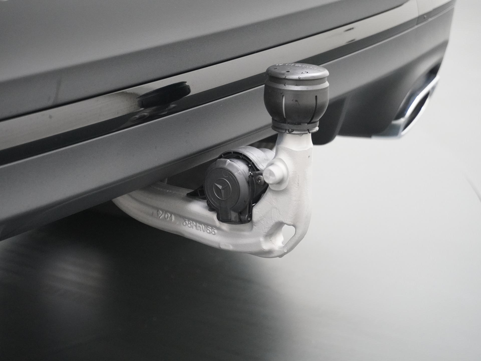 Mercedes-Benz GLA 250 e Business Solution AMG 12