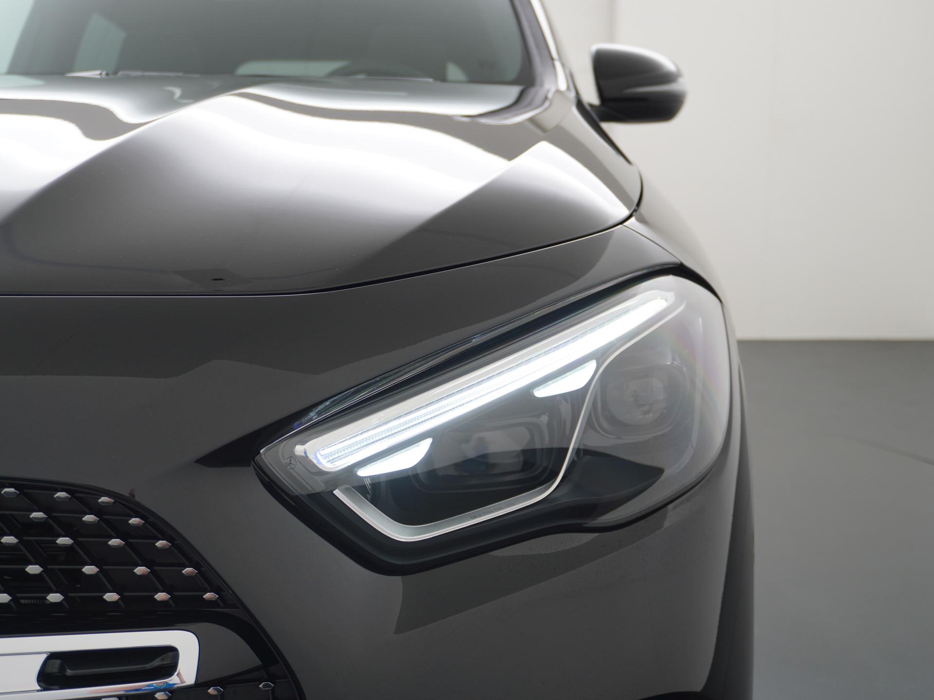 Mercedes-Benz GLA 250 e Business Solution AMG 17