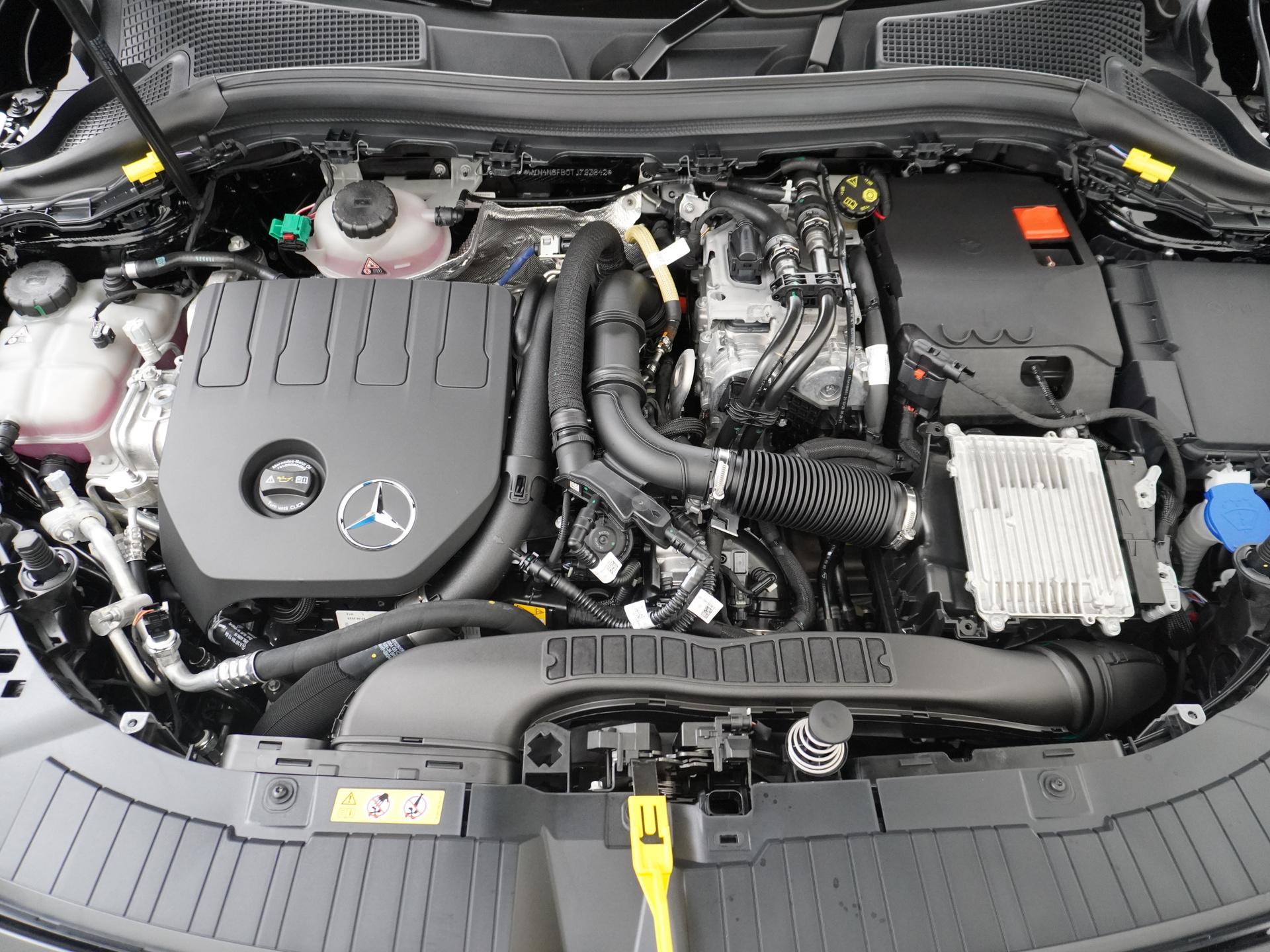 Mercedes-Benz GLA 250 e Business Solution AMG 18