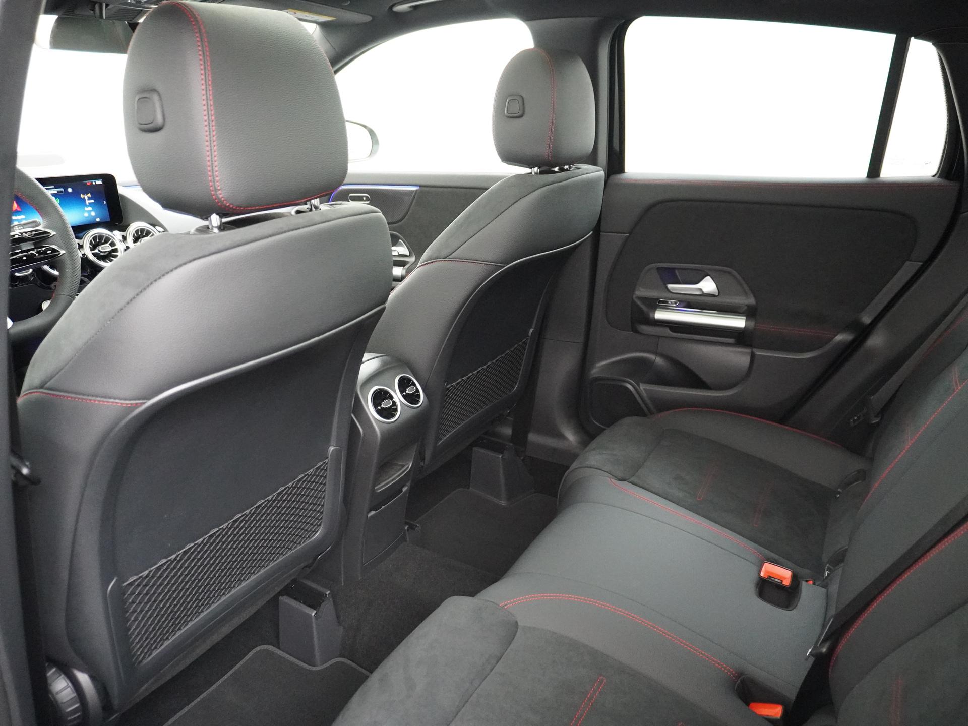 Mercedes-Benz GLA 250 e Business Solution AMG 23