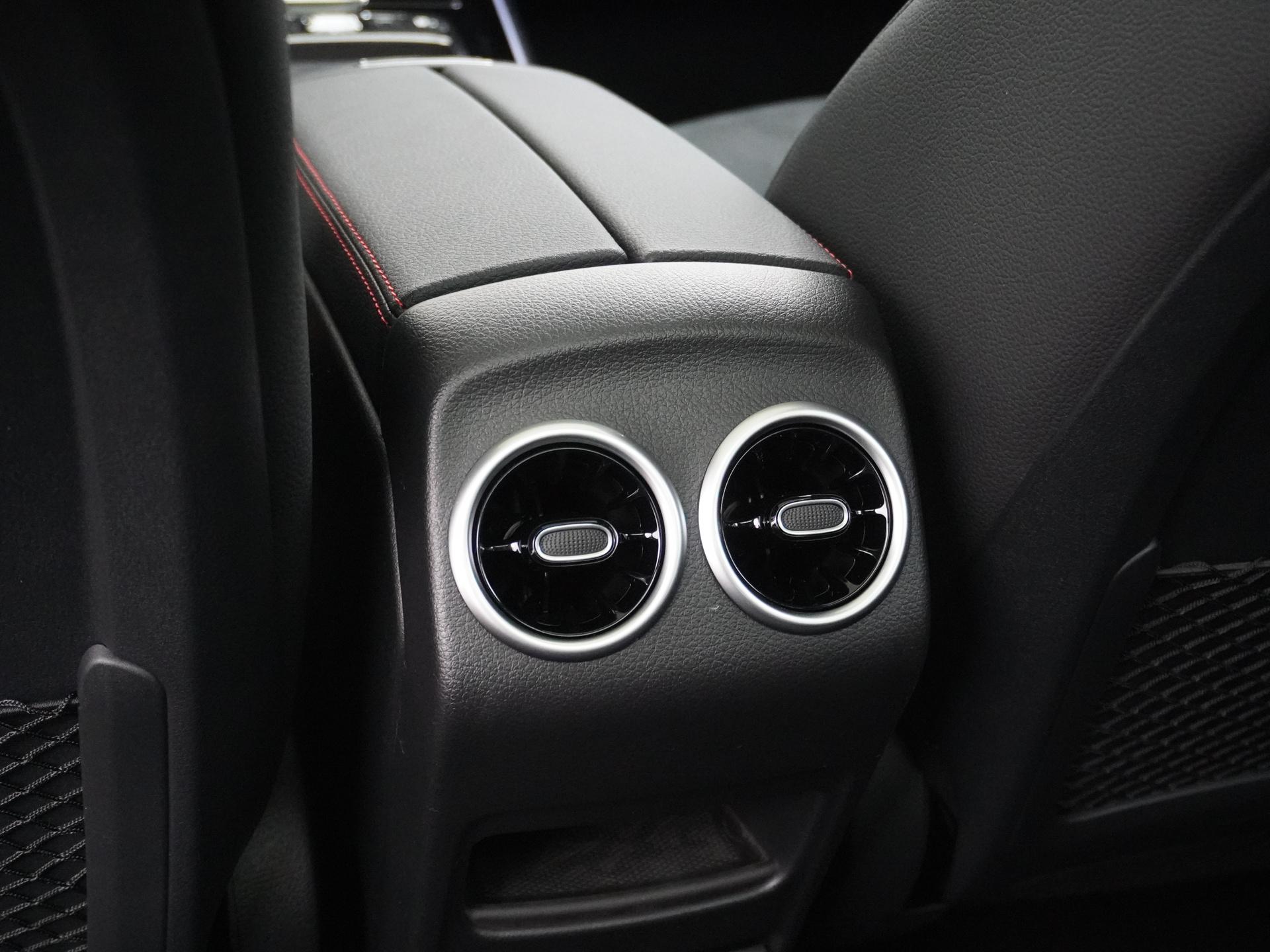 Mercedes-Benz GLA 250 e Business Solution AMG 25