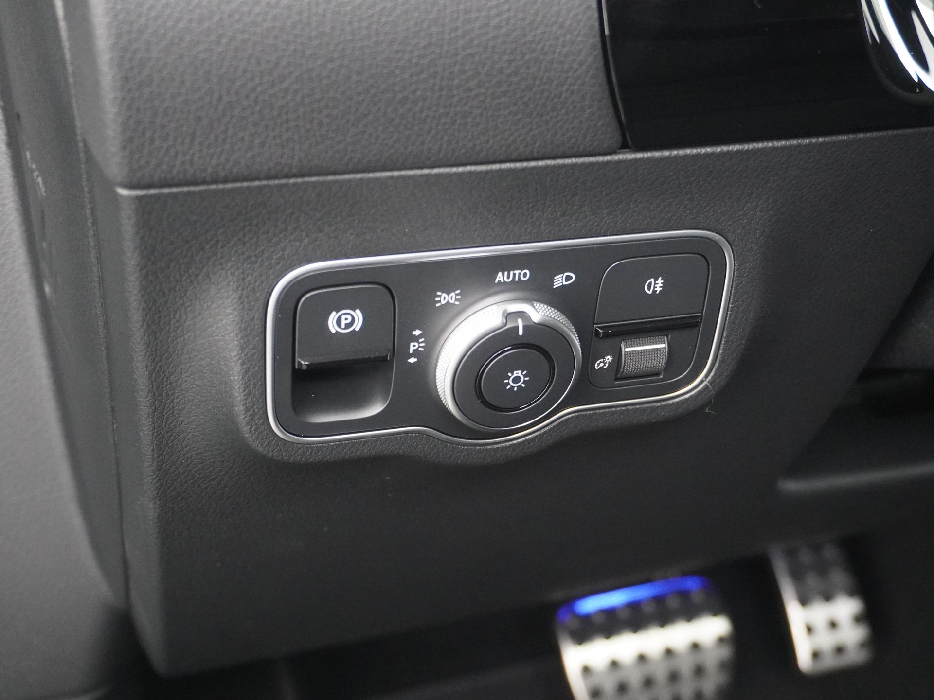 Mercedes-Benz GLA 250 e Business Solution AMG 29