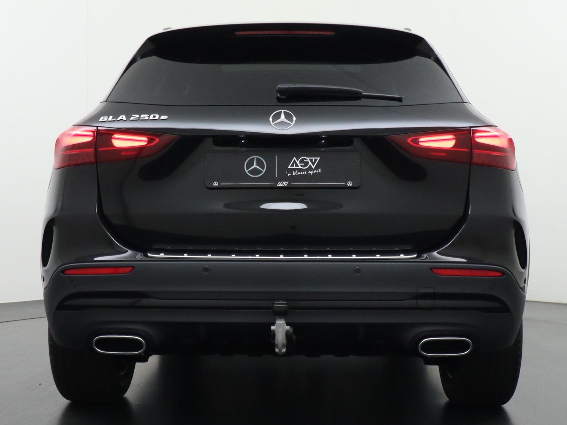 Mercedes-Benz GLA 250 e Business Solution AMG 3