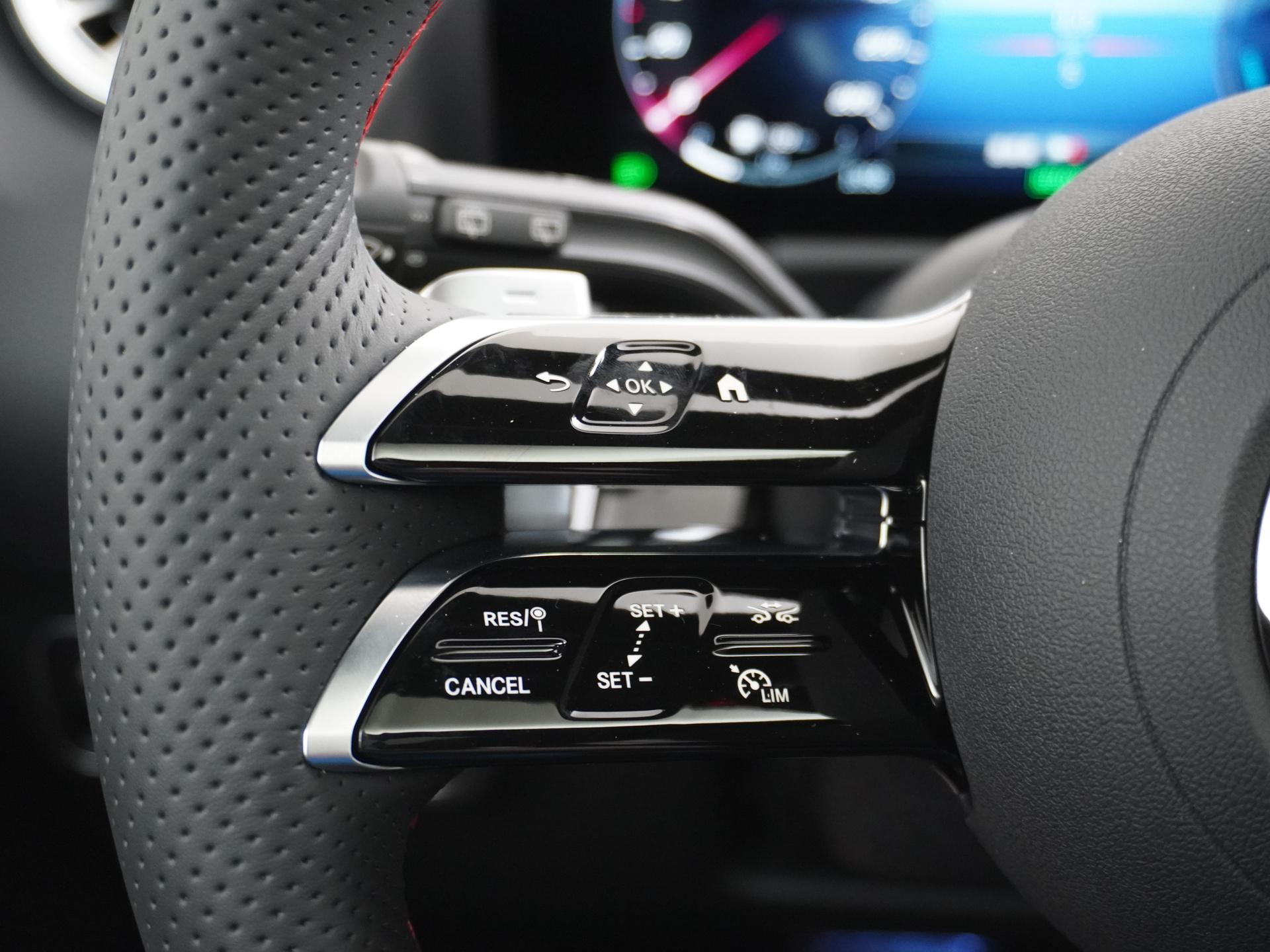 Mercedes-Benz GLA 250 e Business Solution AMG 32