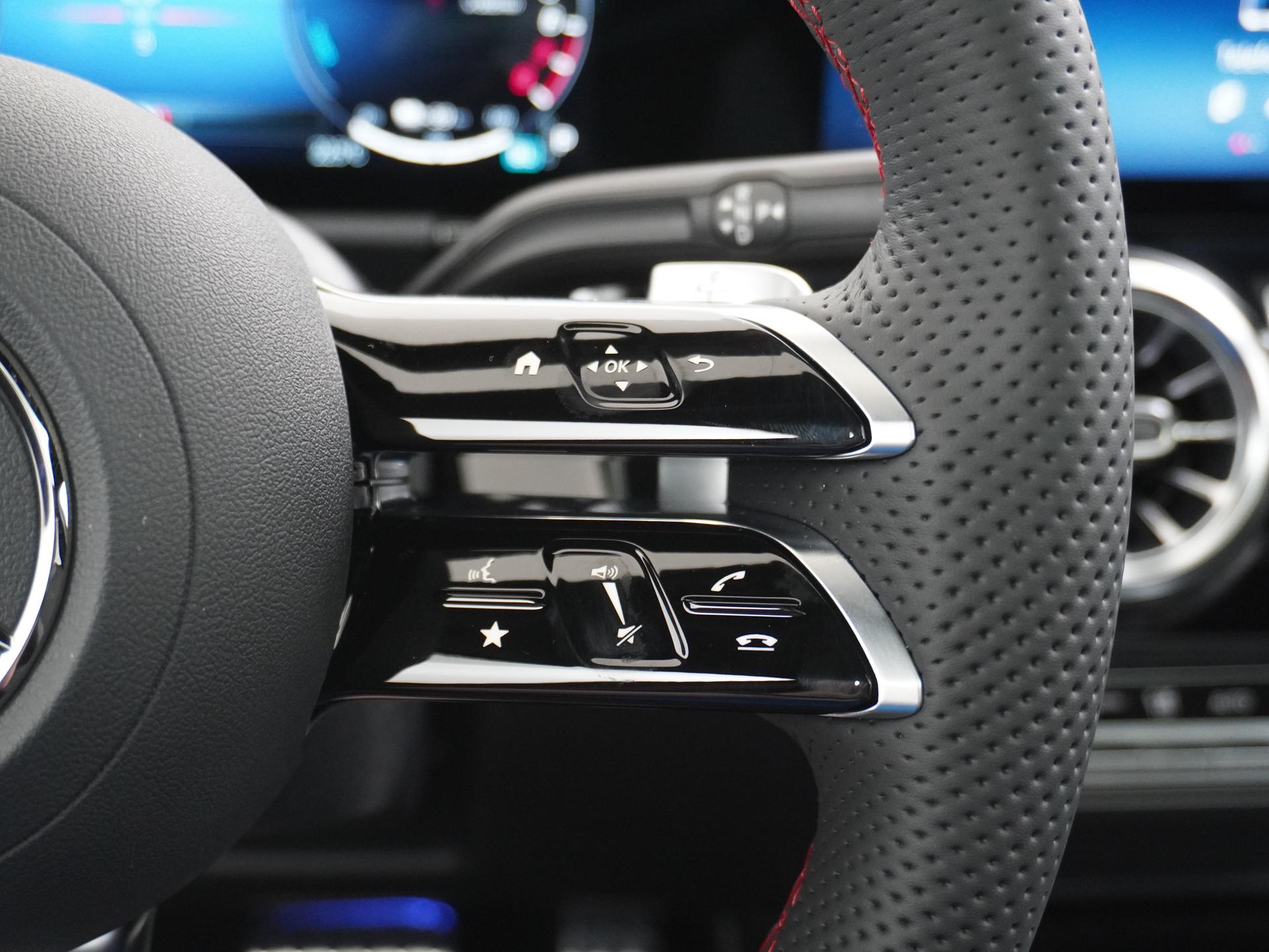 Mercedes-Benz GLA 250 e Business Solution AMG 33