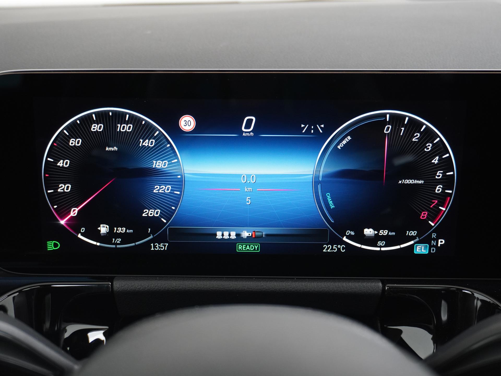 Mercedes-Benz GLA 250 e Business Solution AMG 34