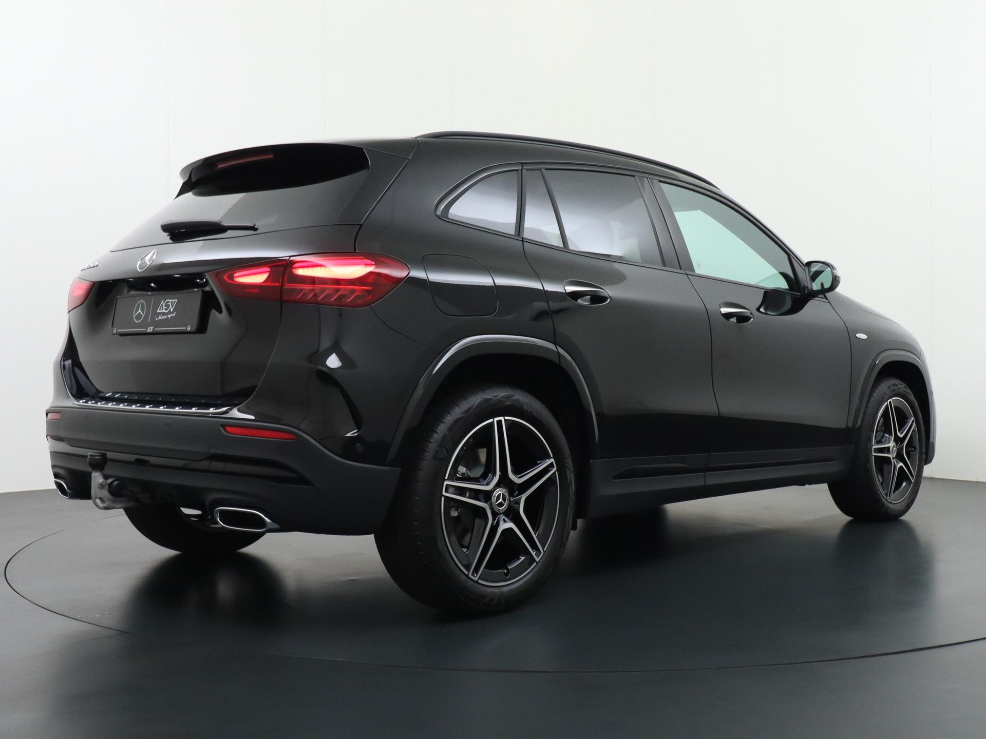 Mercedes-Benz GLA 250 e Business Solution AMG 4