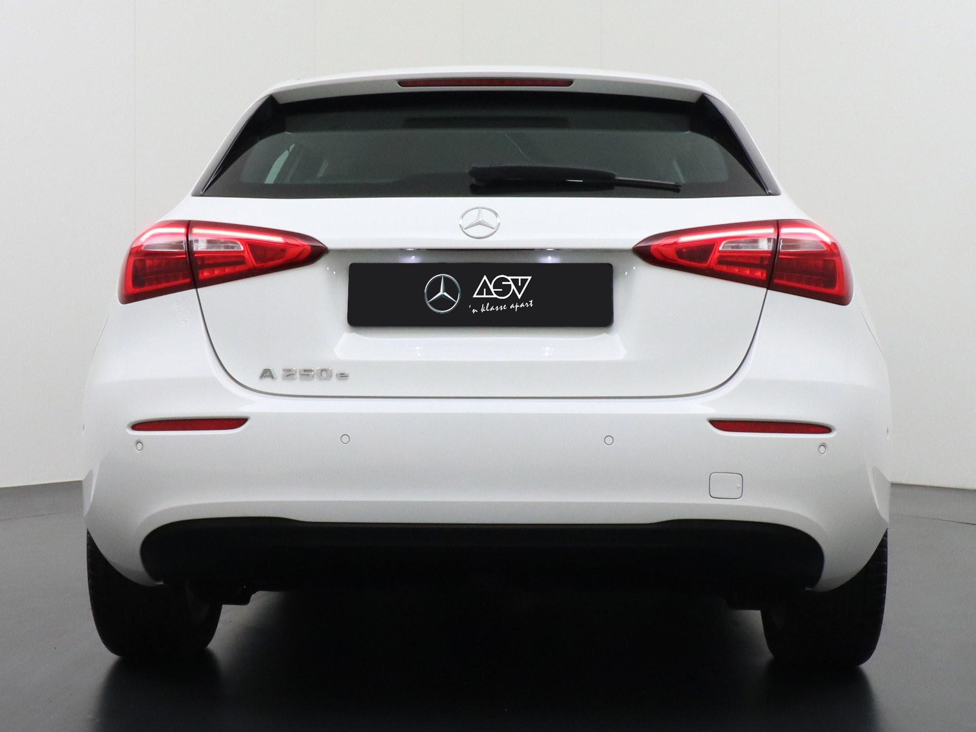 Mercedes-Benz A-Klasse 250 e 12