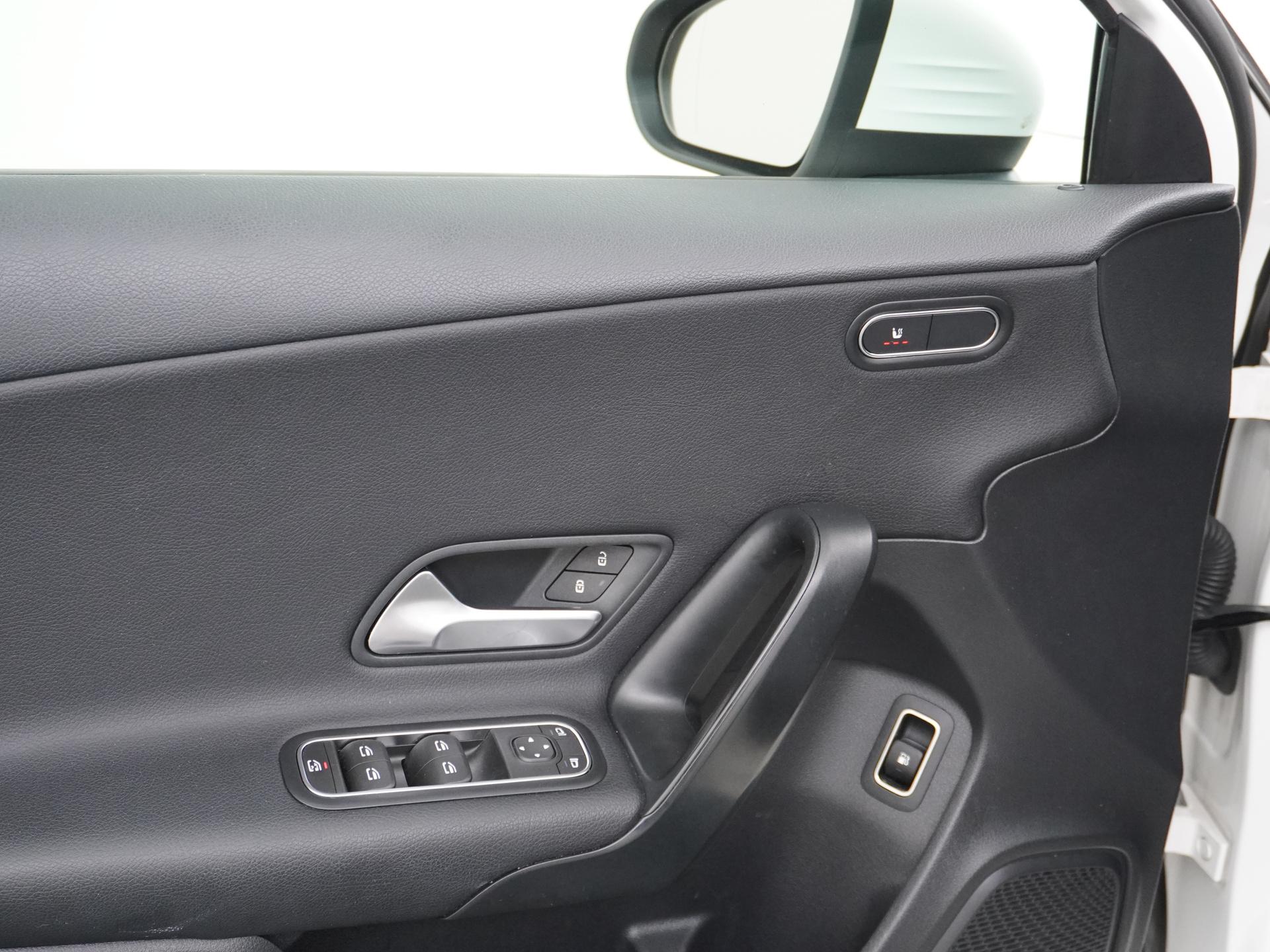 Mercedes-Benz A-Klasse 250 e 17