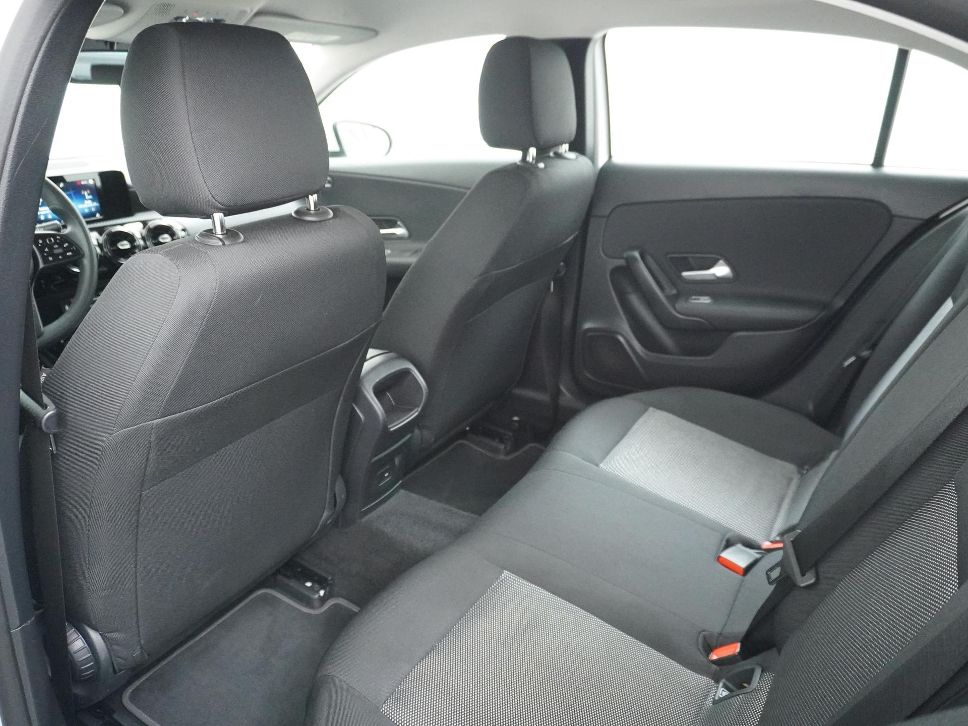 Mercedes-Benz A-Klasse 250 e 18