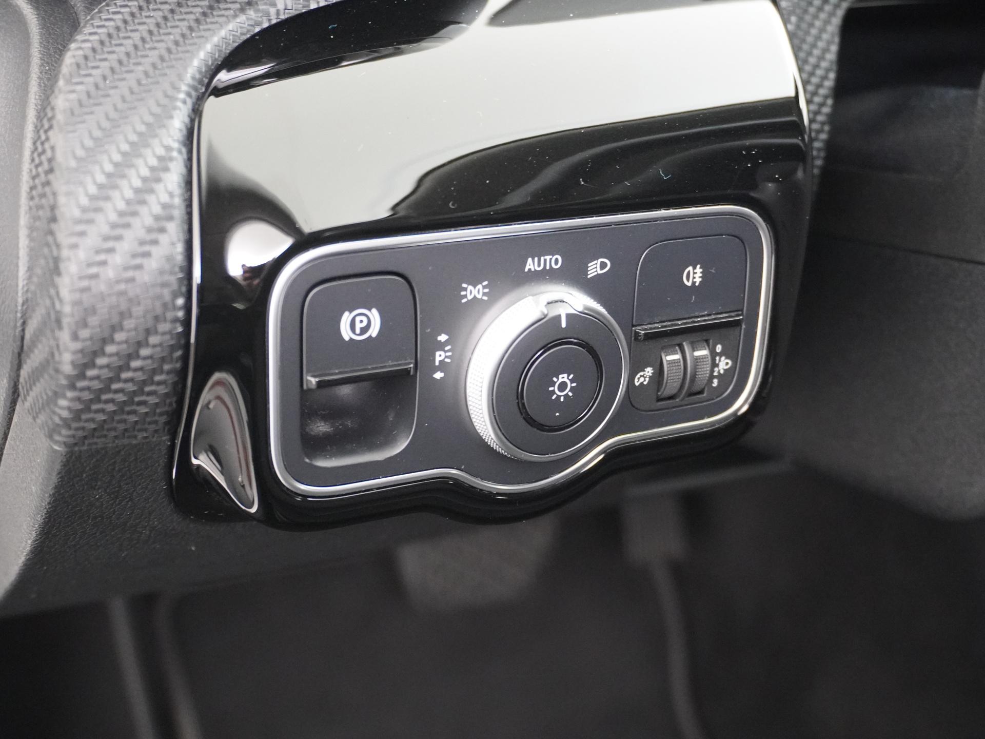 Mercedes-Benz A-Klasse 250 e 21