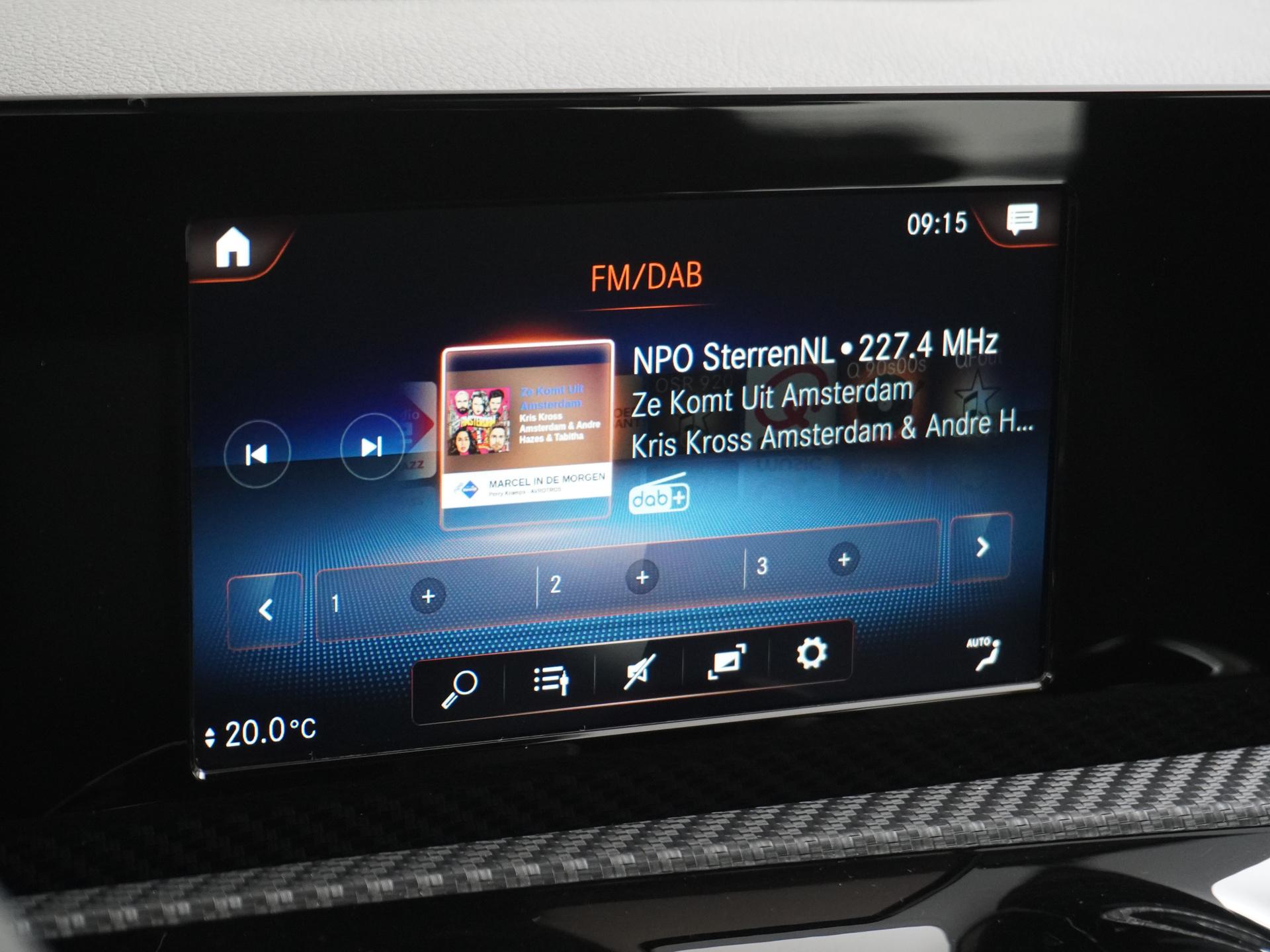 Mercedes-Benz A-Klasse 250 e 28