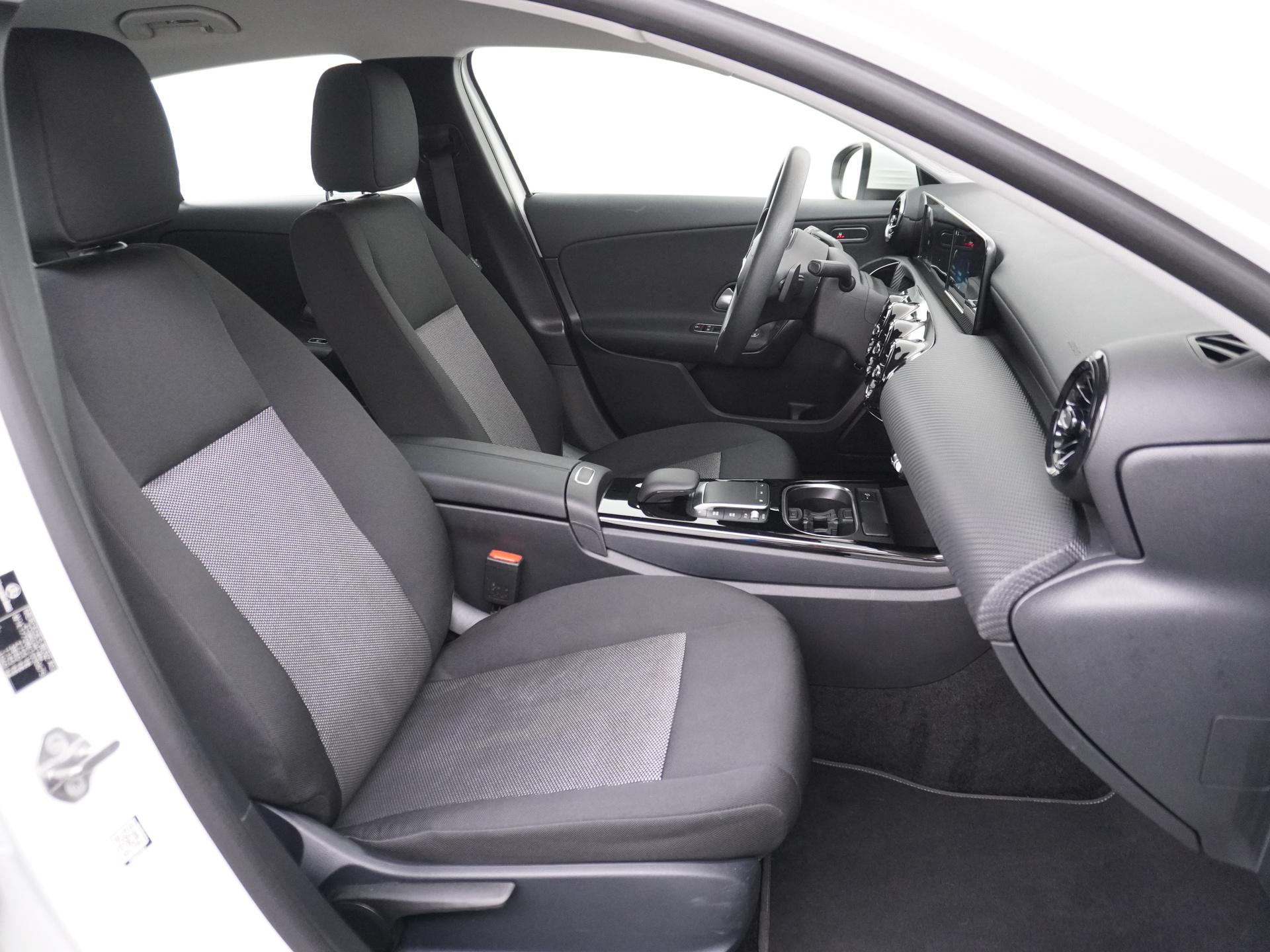 Mercedes-Benz A-Klasse 250 e 34