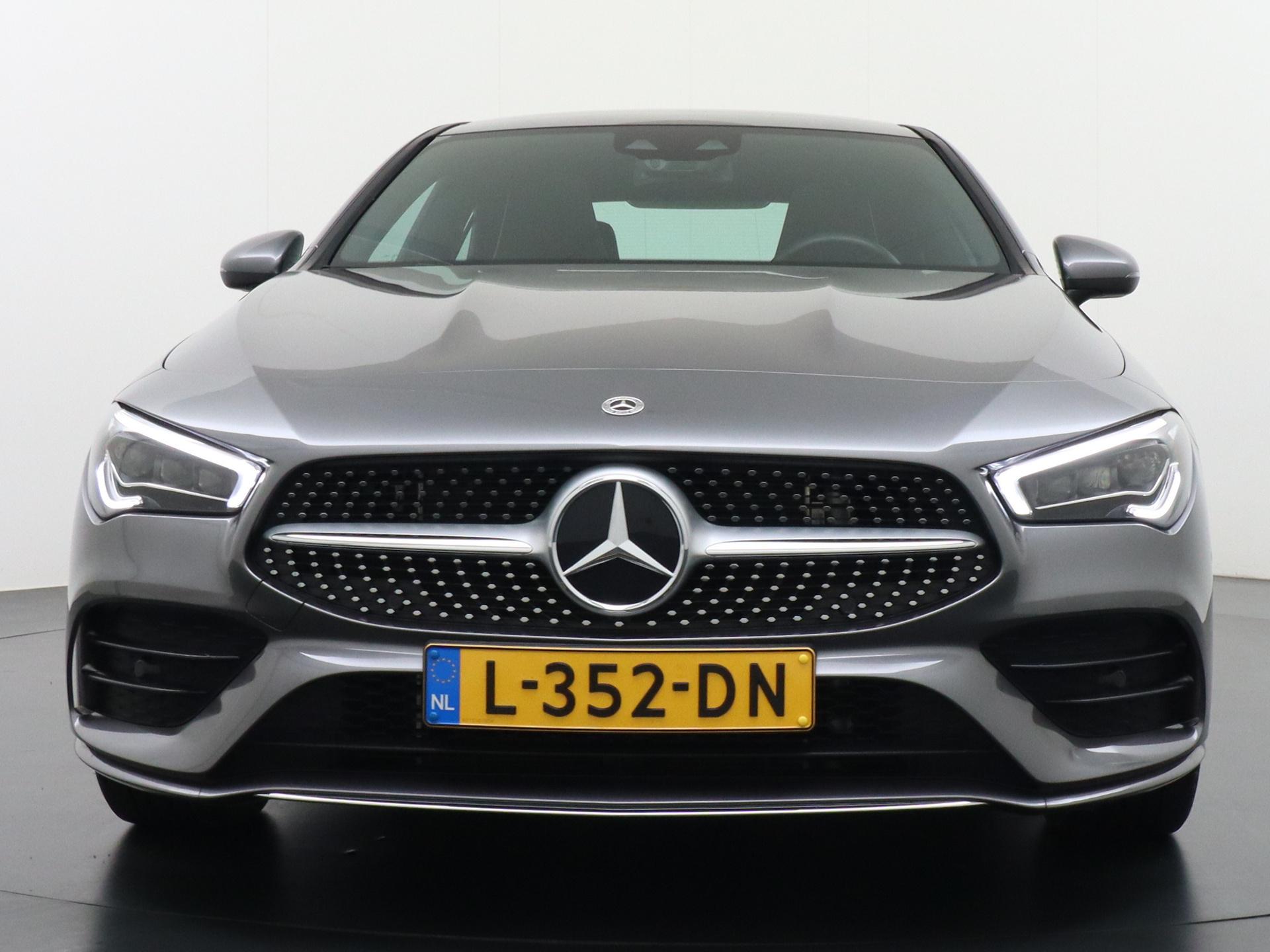 Mercedes-Benz CLA-Klasse 250 e AMG Premium Plus 13