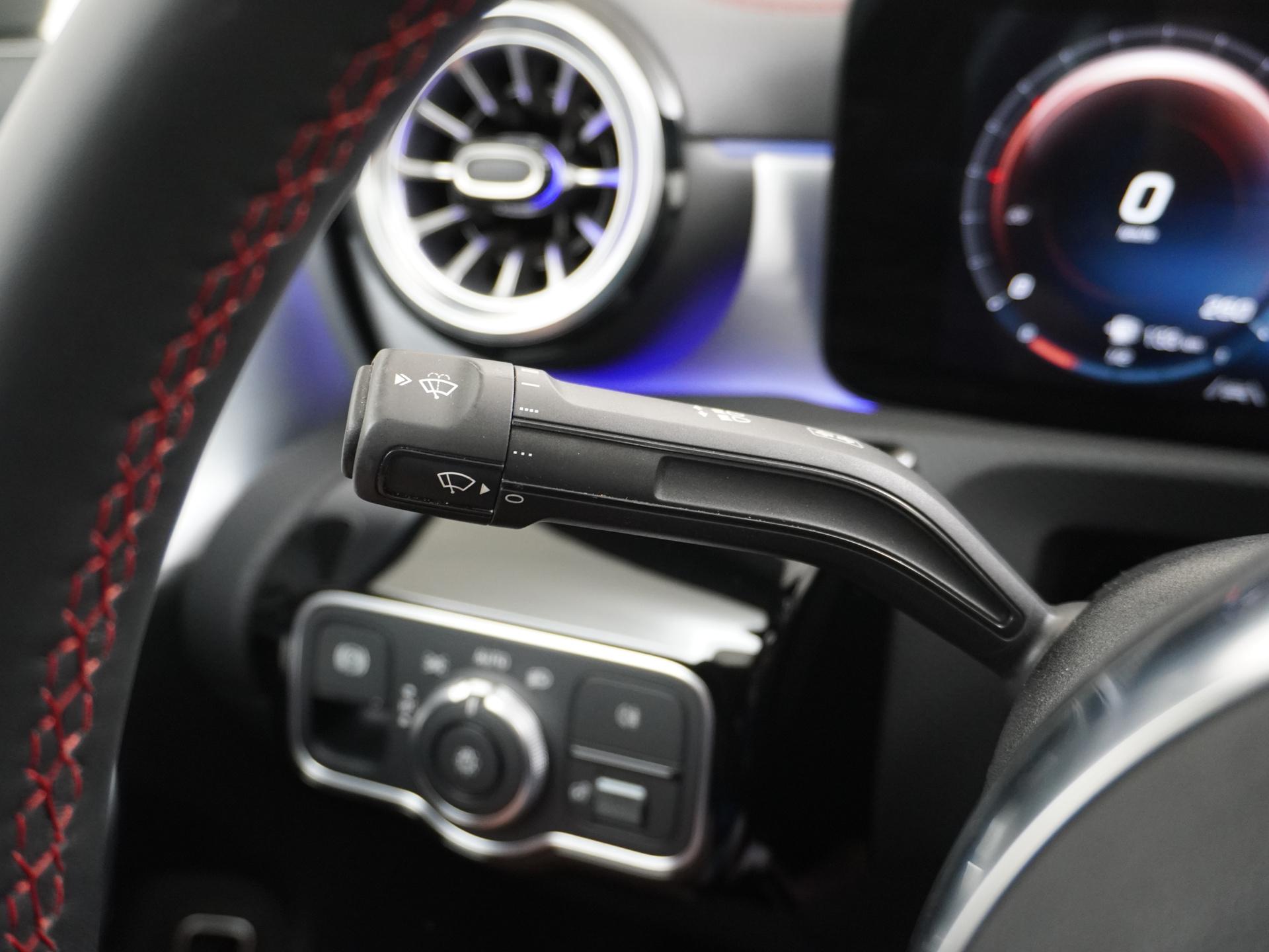 Mercedes-Benz CLA-Klasse 250 e AMG Premium Plus 29