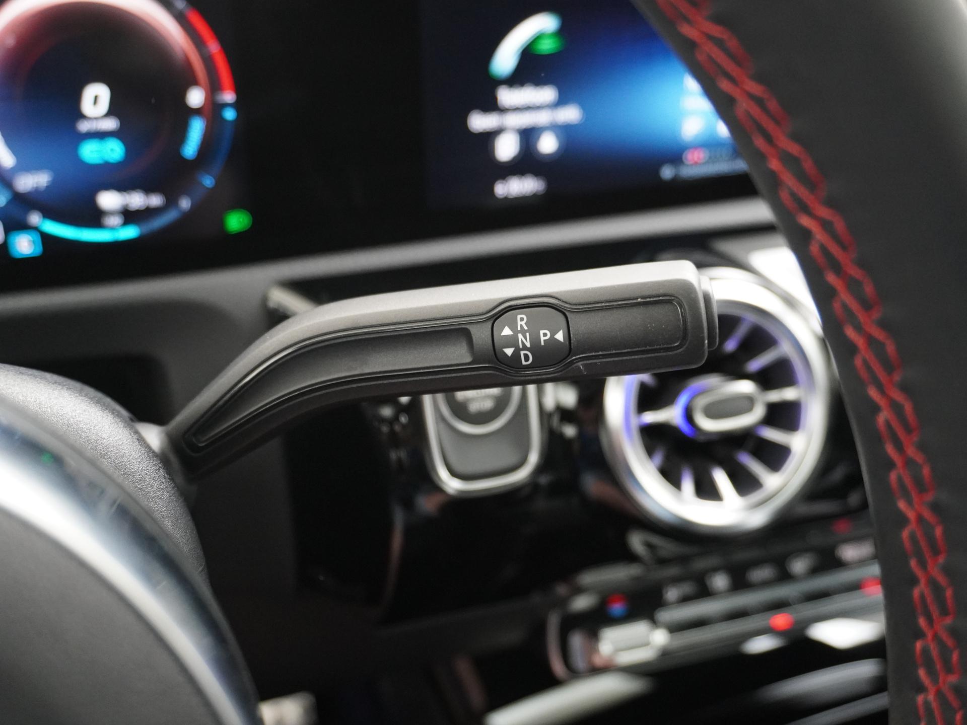 Mercedes-Benz CLA-Klasse 250 e AMG Premium Plus 30