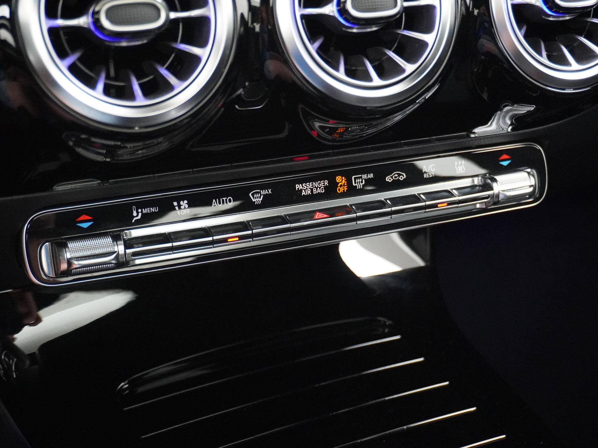 Mercedes-Benz CLA-Klasse 250 e AMG Premium Plus 44